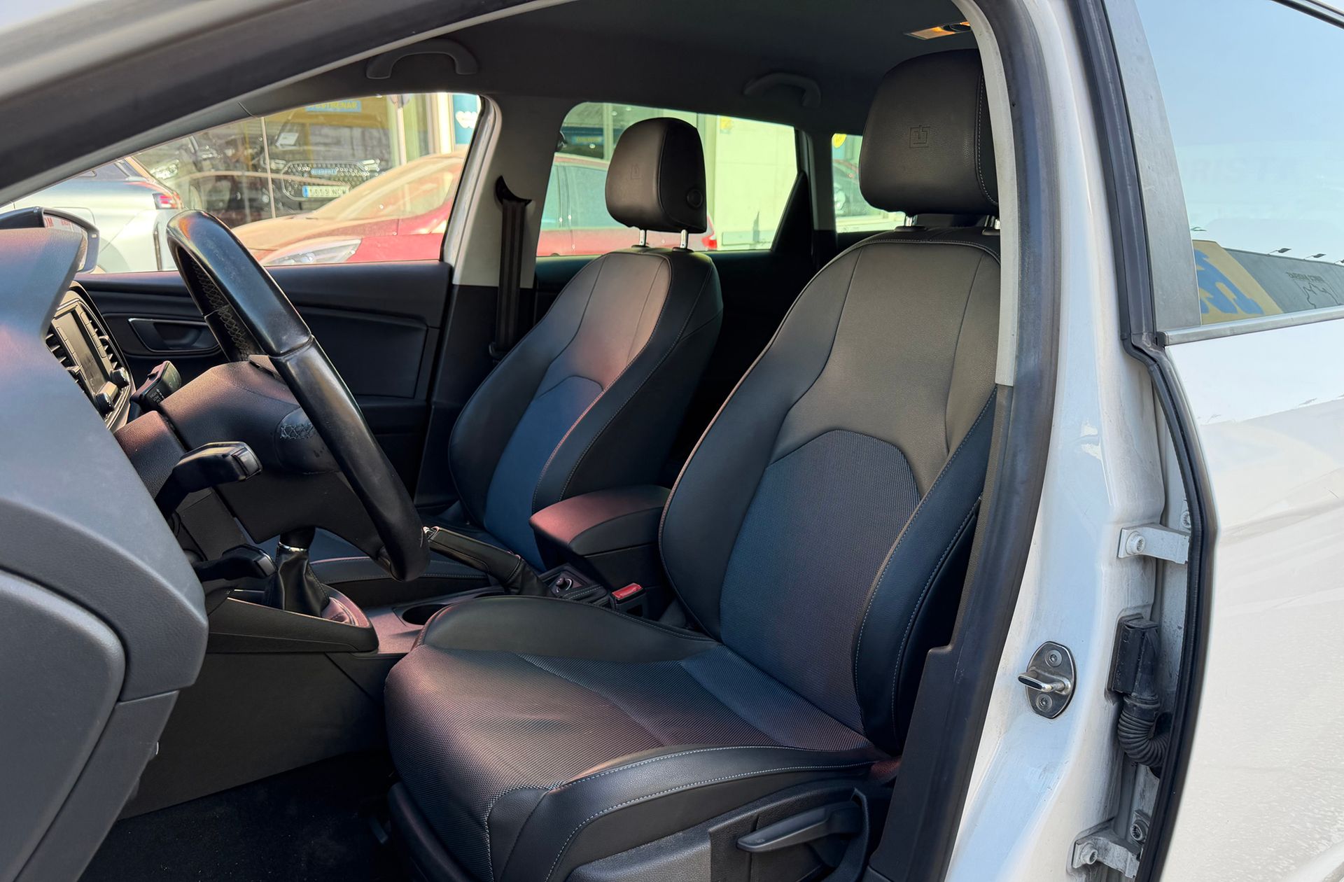 SEAT León ST 1.6 TDI Style Connect - foto 9