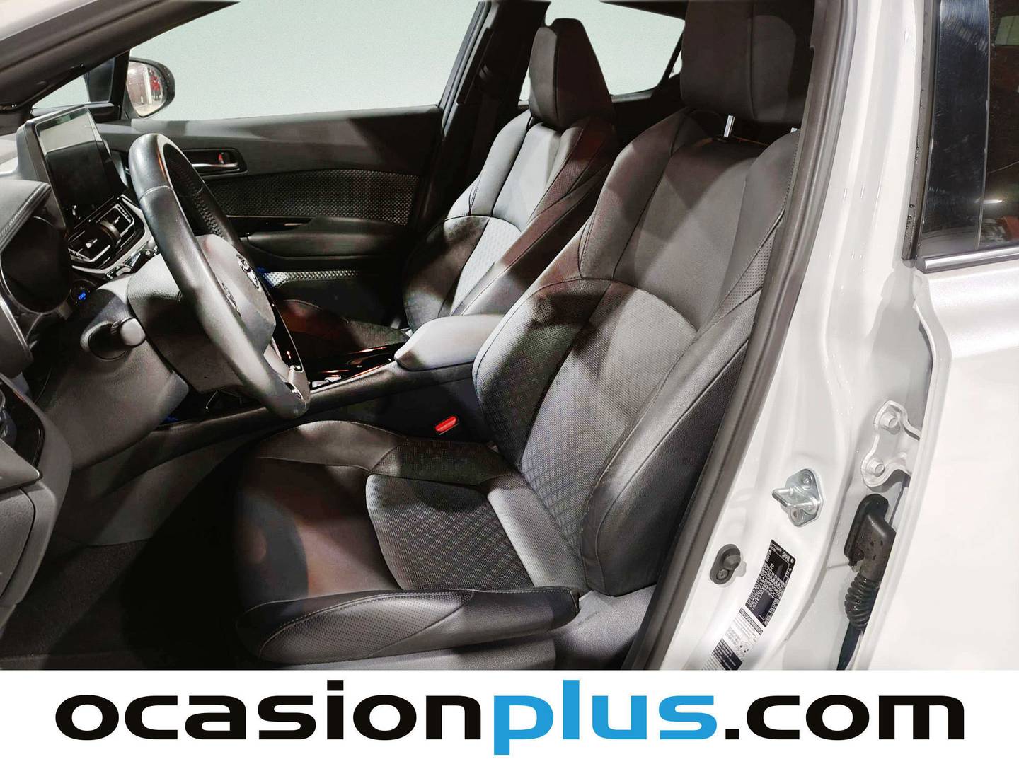 Foto asientos delanteros Toyota C-HR Toyota C-HR 180H Advance (184 CV)