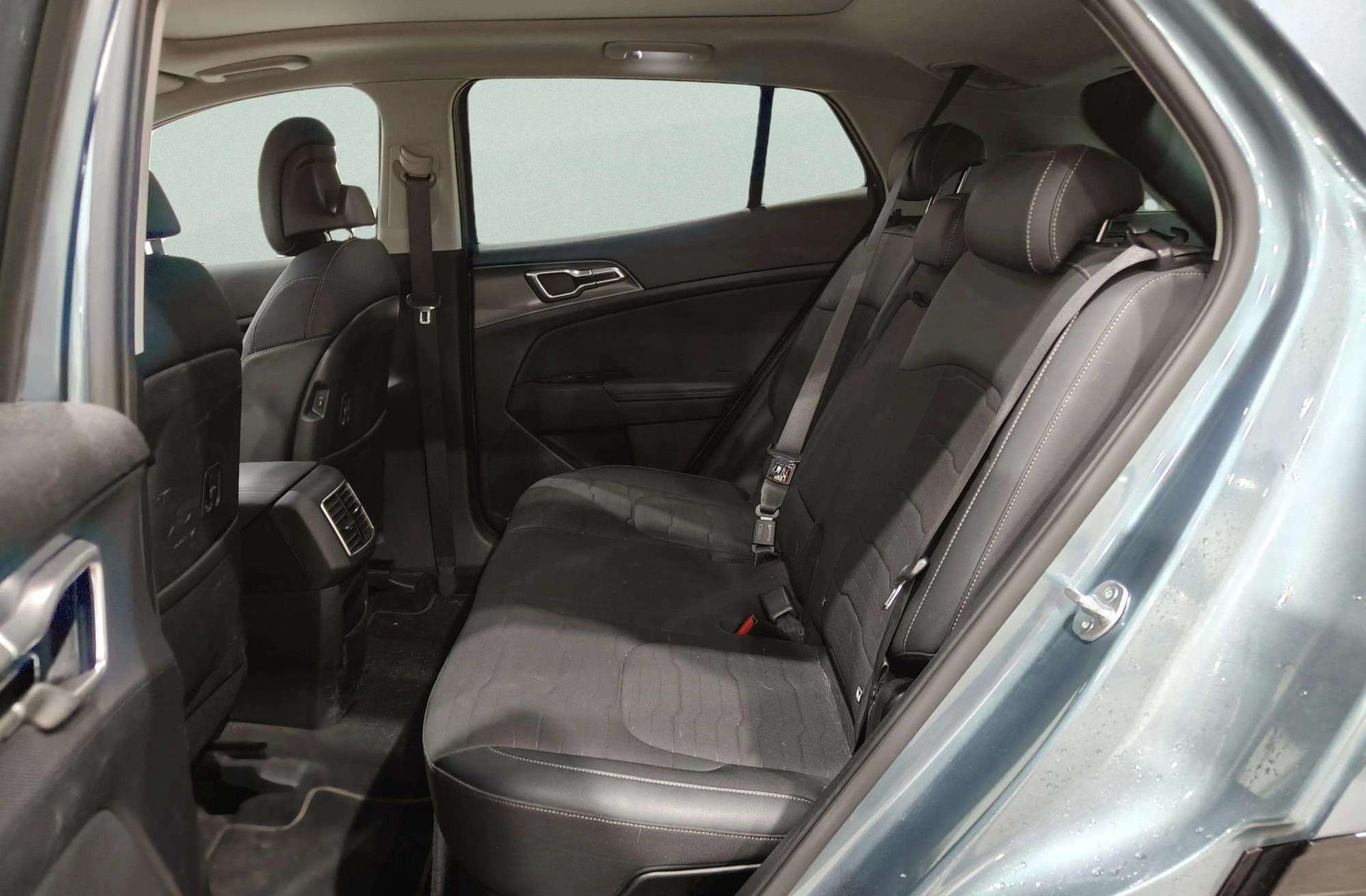 Kia Sportage 1.6 T-GDi HEV Tech 4x2 - foto 18