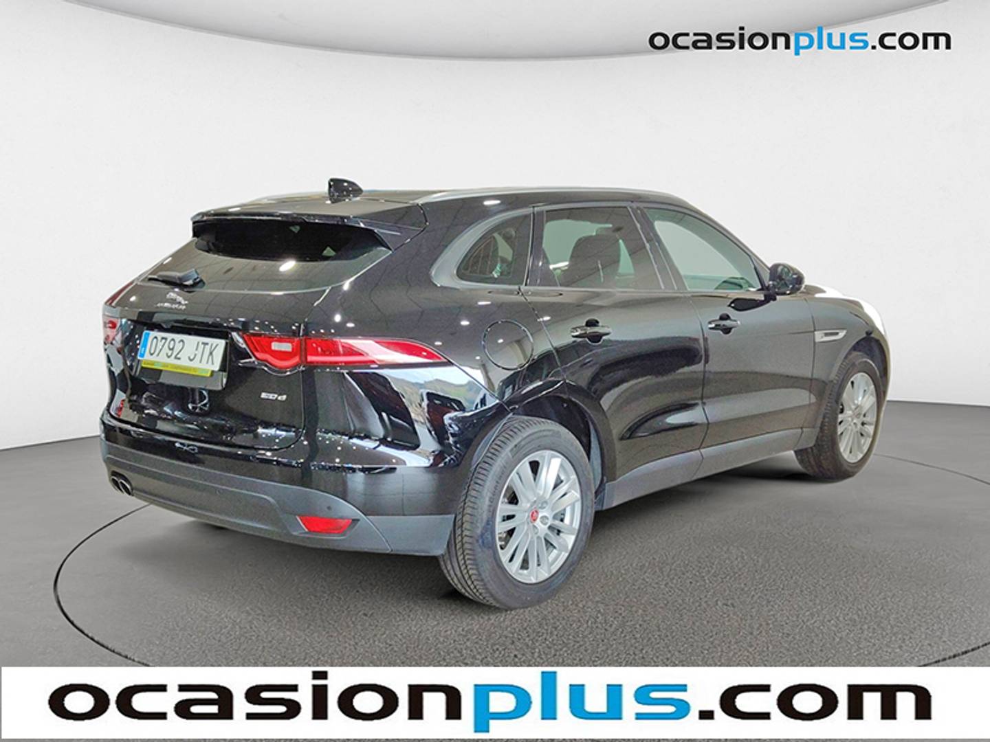 Foto Jaguar F-Pace Jaguar F-PACE 2.0L i4D Pure RWD (180 CV)