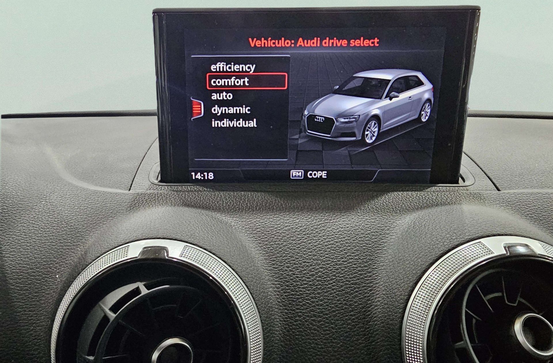 Audi A3 1.6 TDI sport edition - foto 7