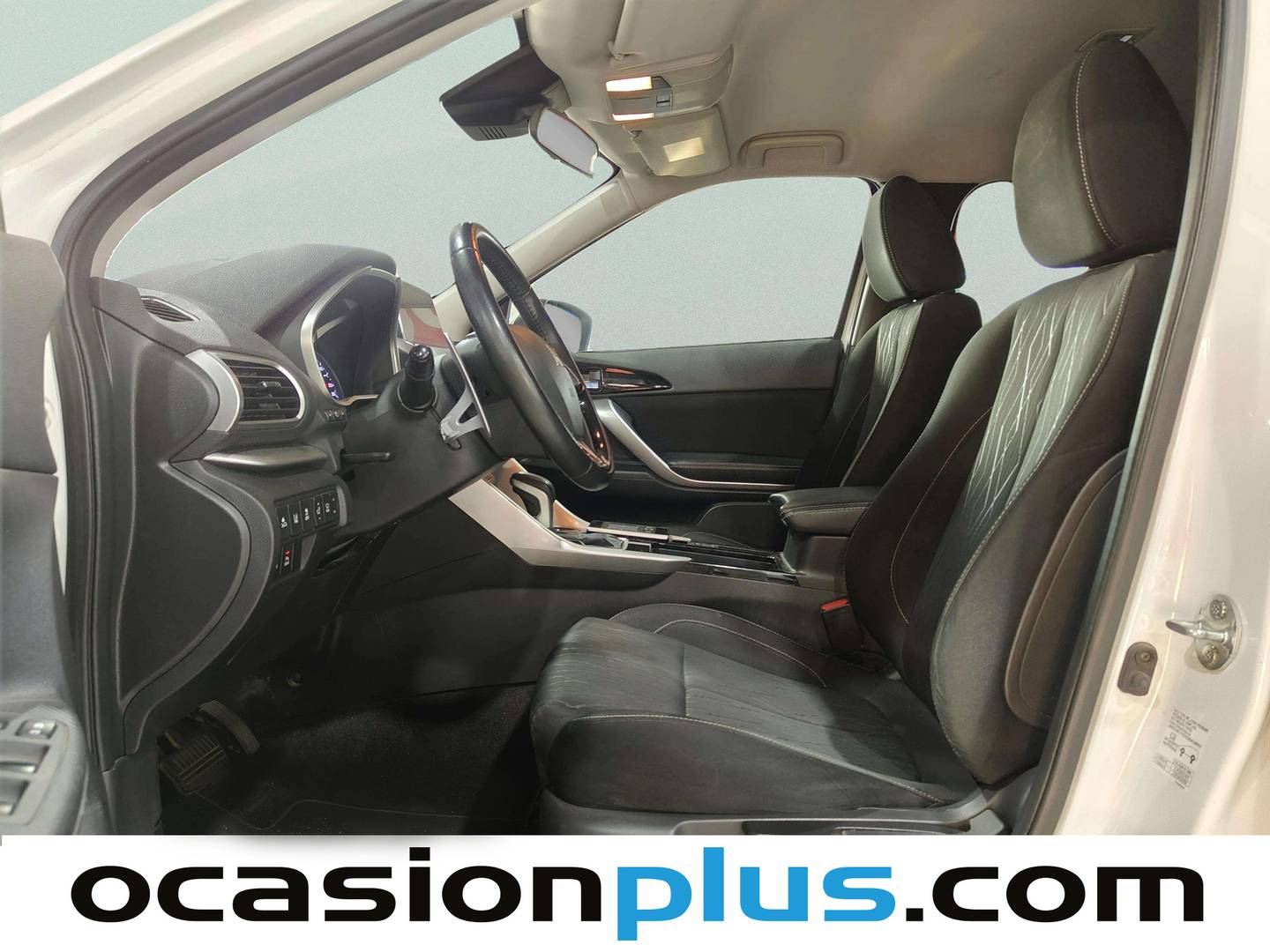 Foto asientos delanteros Mitsubishi Eclipse Cross Mitsubishi Eclipse Cross 150T Motion 2WD CVT (163 CV)