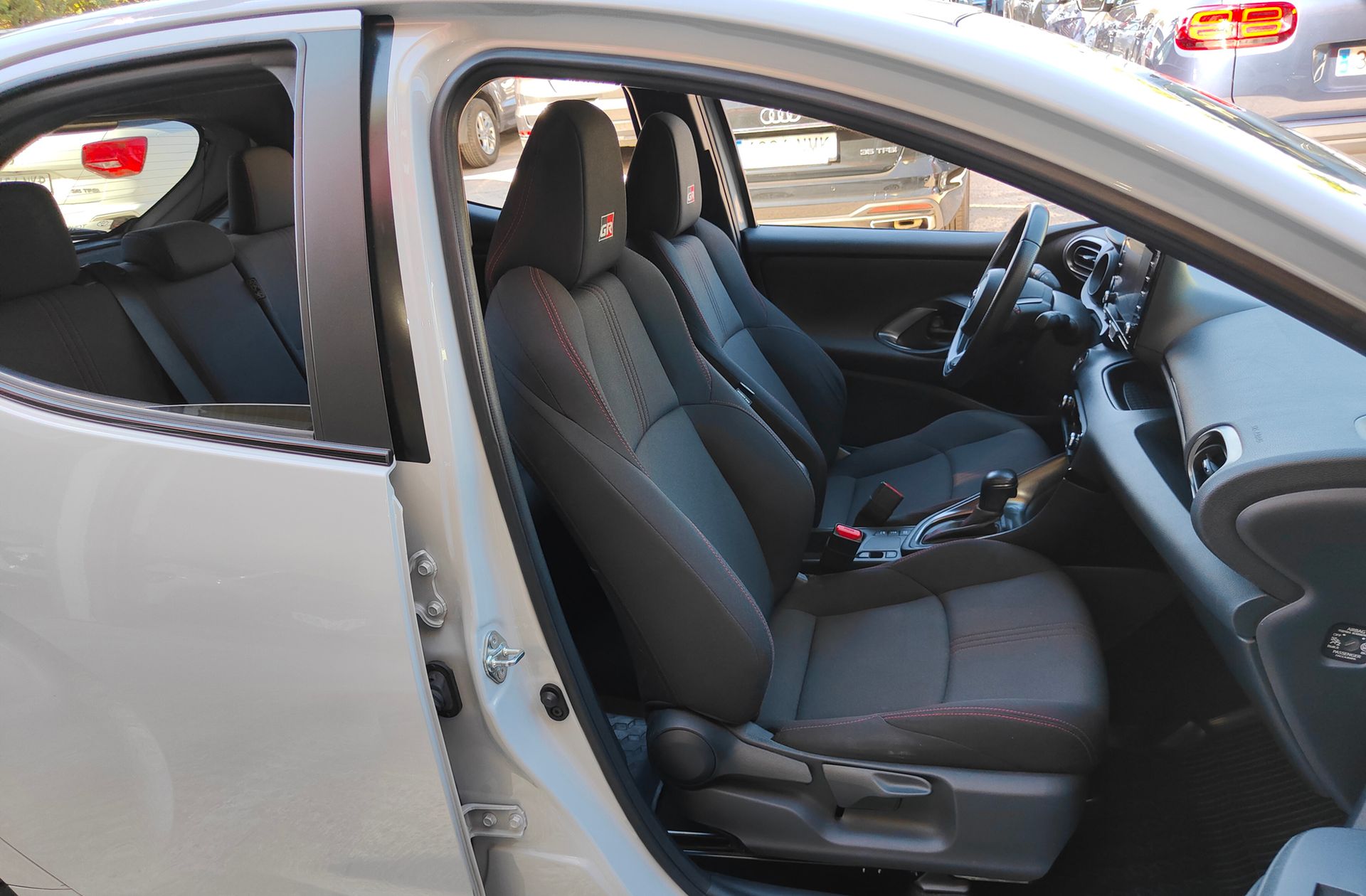 Toyota Yaris 1.5 120H GR-Sport - foto 18