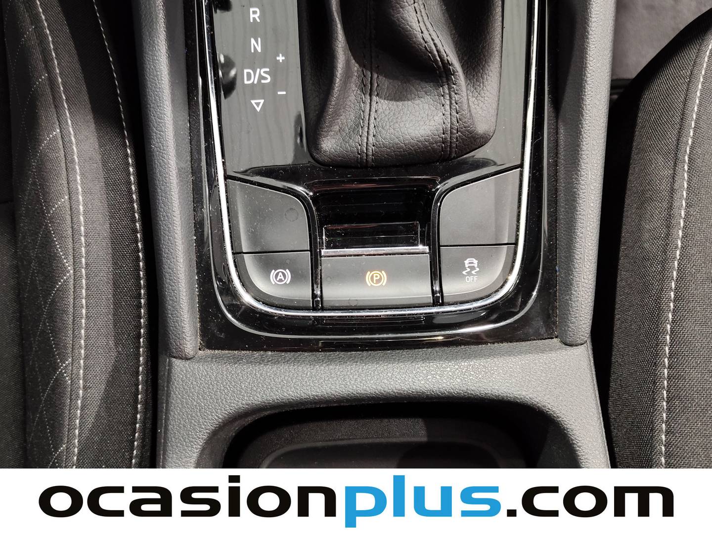 Foto Skoda Karoq Skoda Karoq 1.5 TSI ACT Ambition DSG (150 CV)