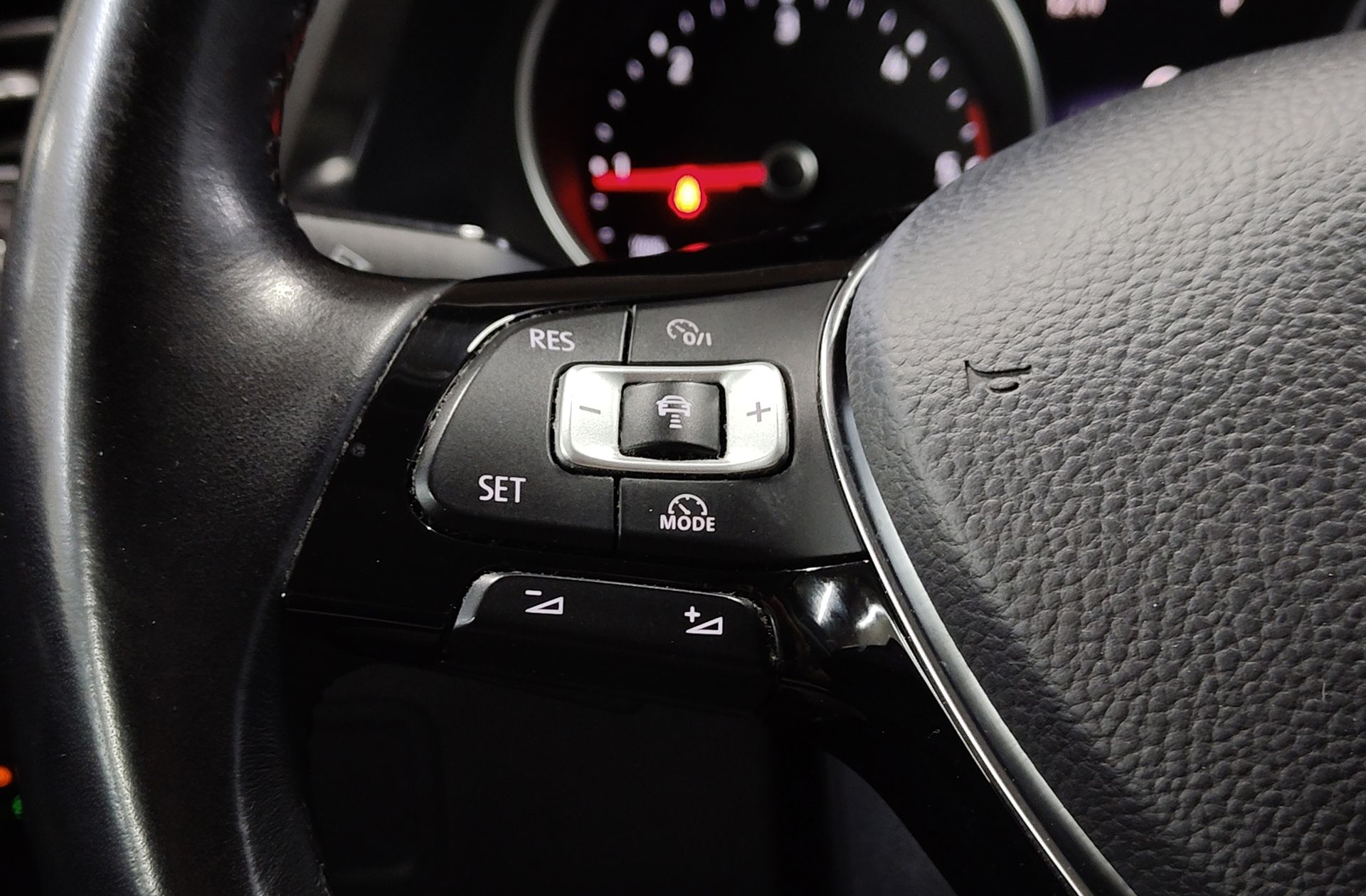 Volkswagen Tiguan Advance 2.0 TDI DSG - foto 31