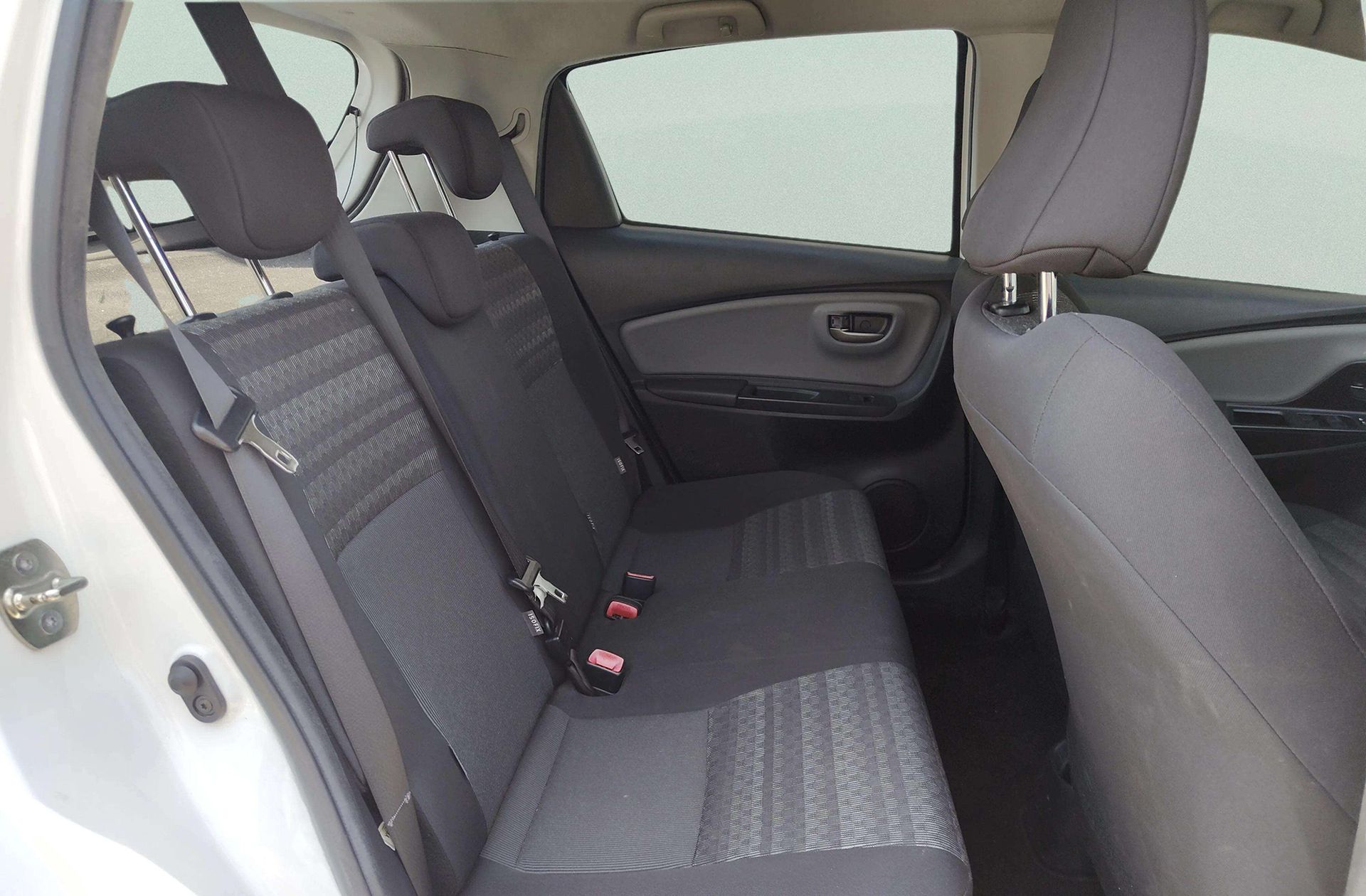 Toyota Yaris 1.3 100 Active - foto 14