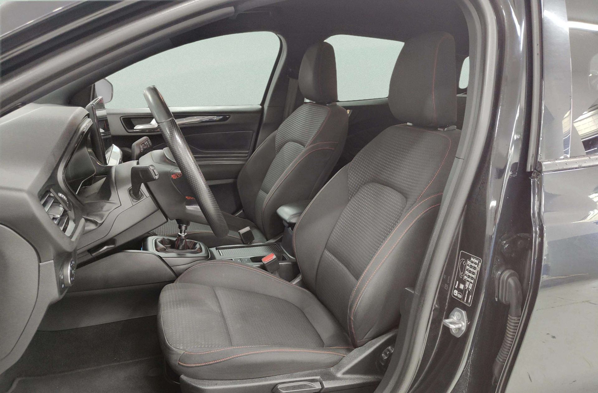 Ford Focus SportBreak 1.0 EcoBoost MHEV ST-Line - foto 12