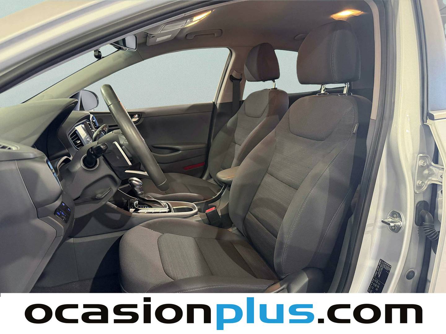 Foto asientos delanteros Hyundai IONIQ Hyundai Ioniq 1.6 GDI HEV Tecno DT (141 CV)