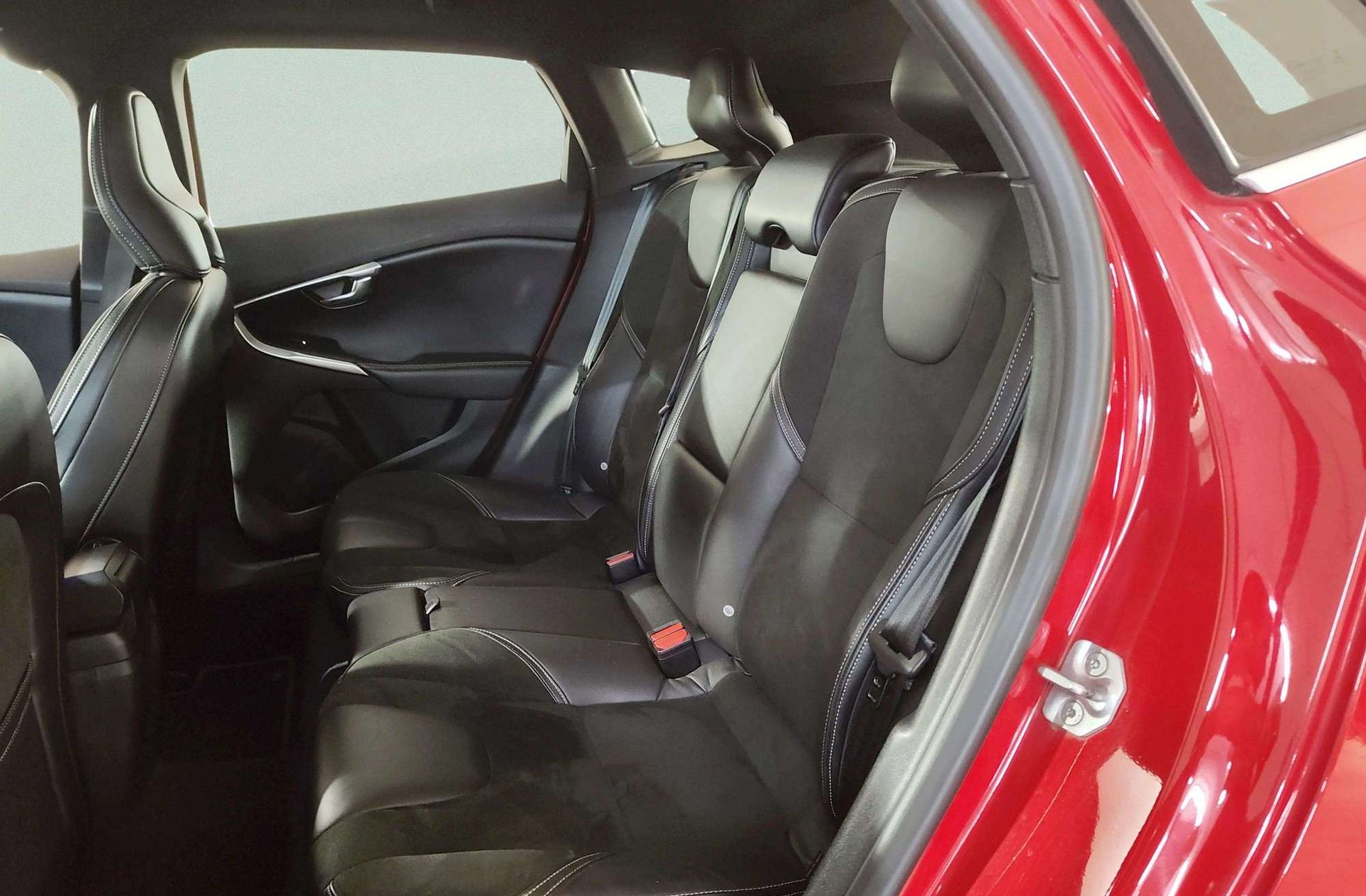 Volvo V40 D3 R-Design Momentum - foto 13