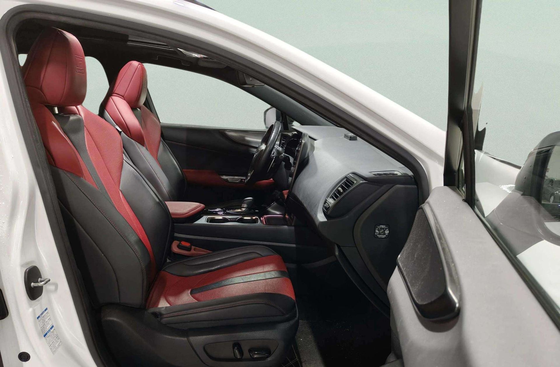 Lexus NX 350h F Sport 4WD - foto 24