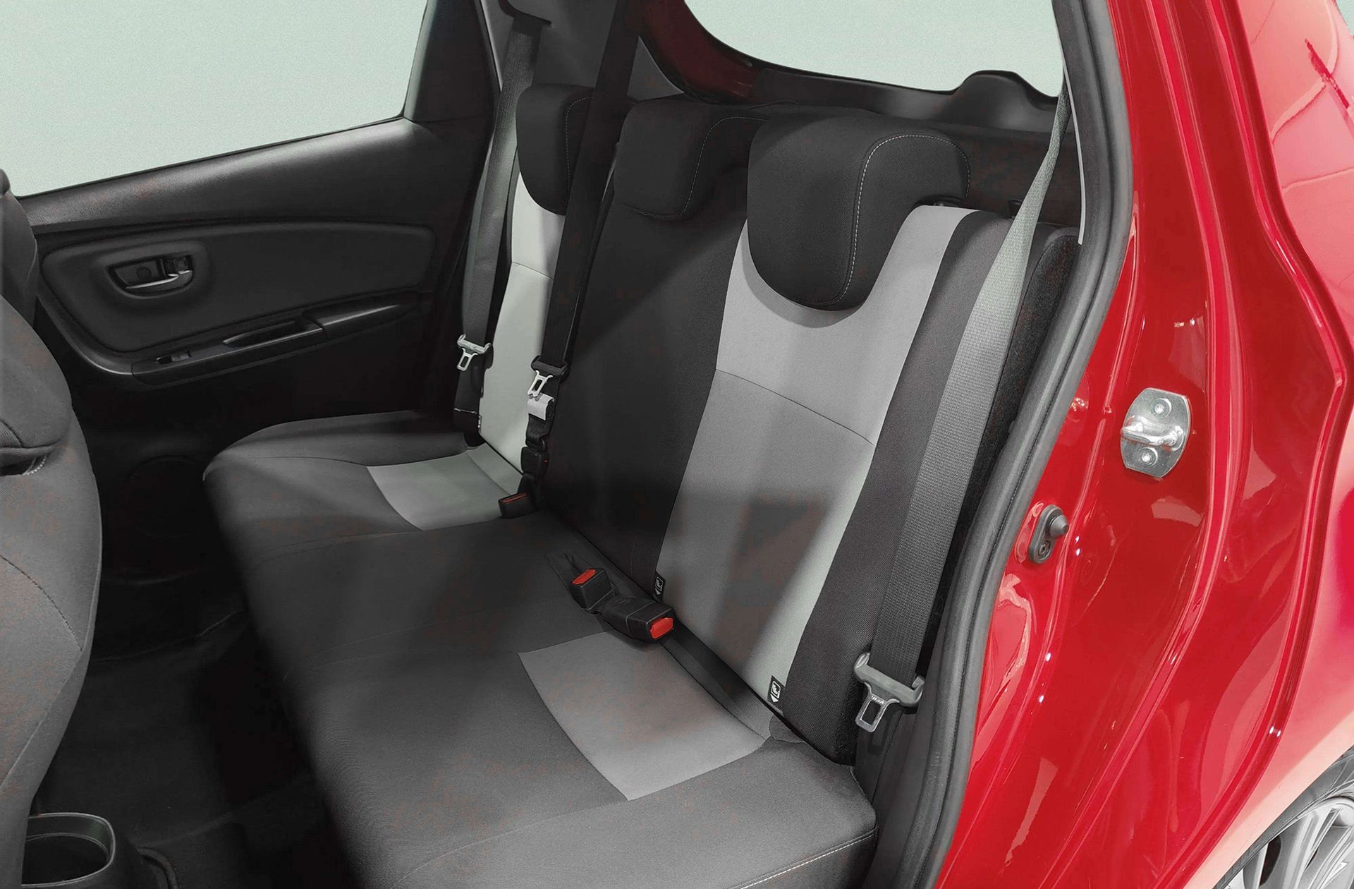 Toyota Yaris 70 Active - foto 10