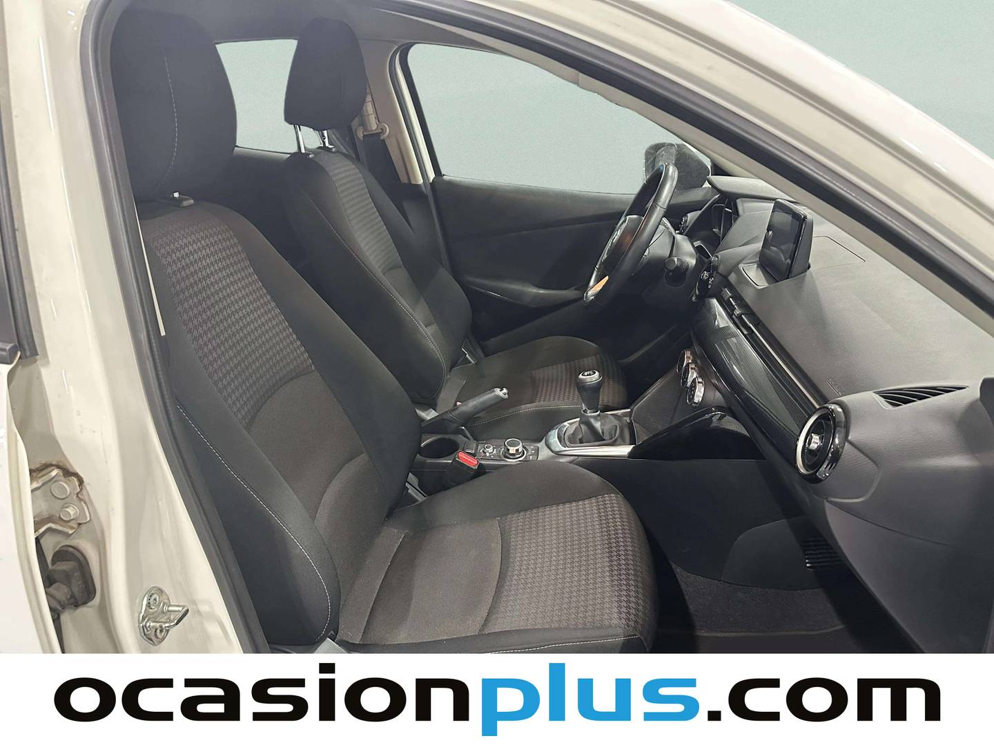 Foto Mazda Mazda2 Mazda Mazda 2 1.5 GE Black Tech Edition (90 CV)