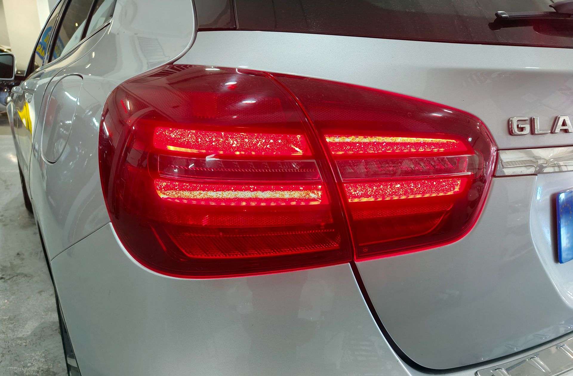 Mercedes-Benz GLA 180 Pack AMG - foto 15