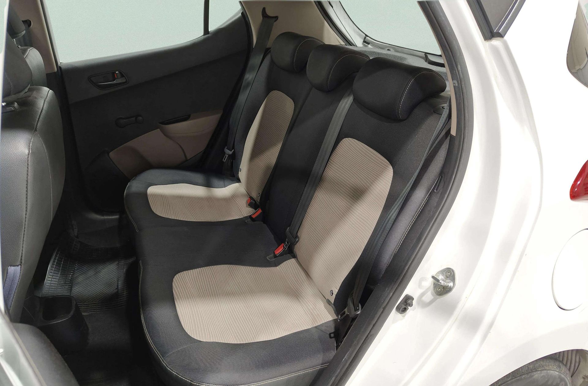 Hyundai i10 1.0 Klass - foto 9