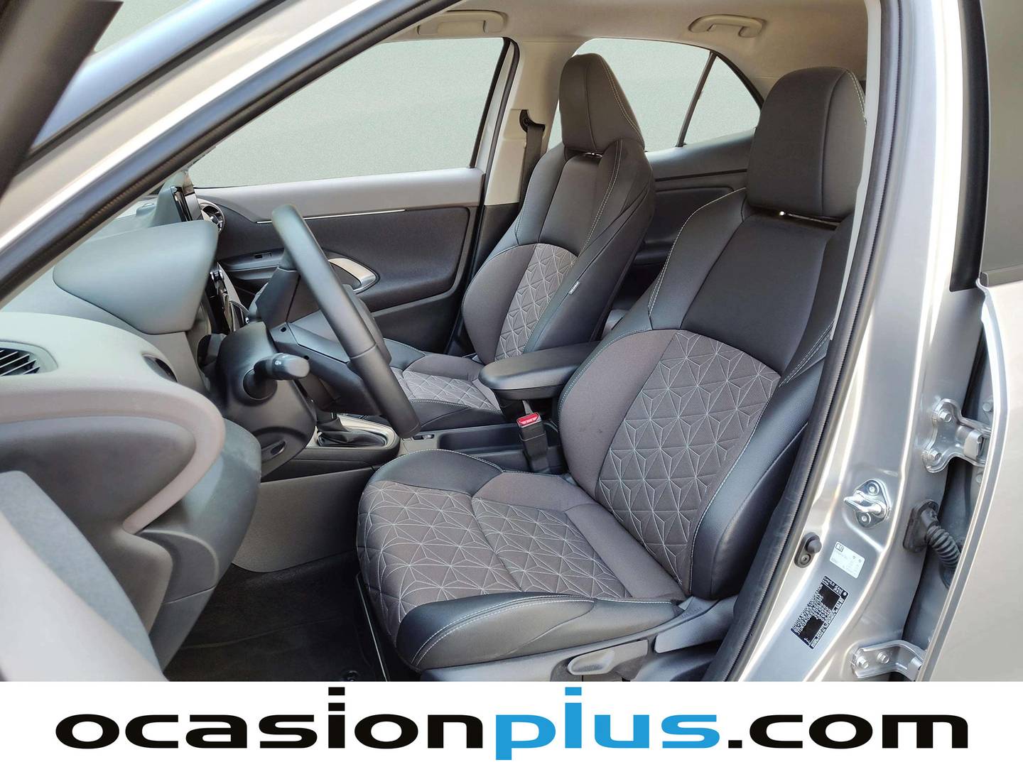 Foto asientos delanteros Toyota Yaris Cross Toyota Yaris Cross 120H Style (116 CV)