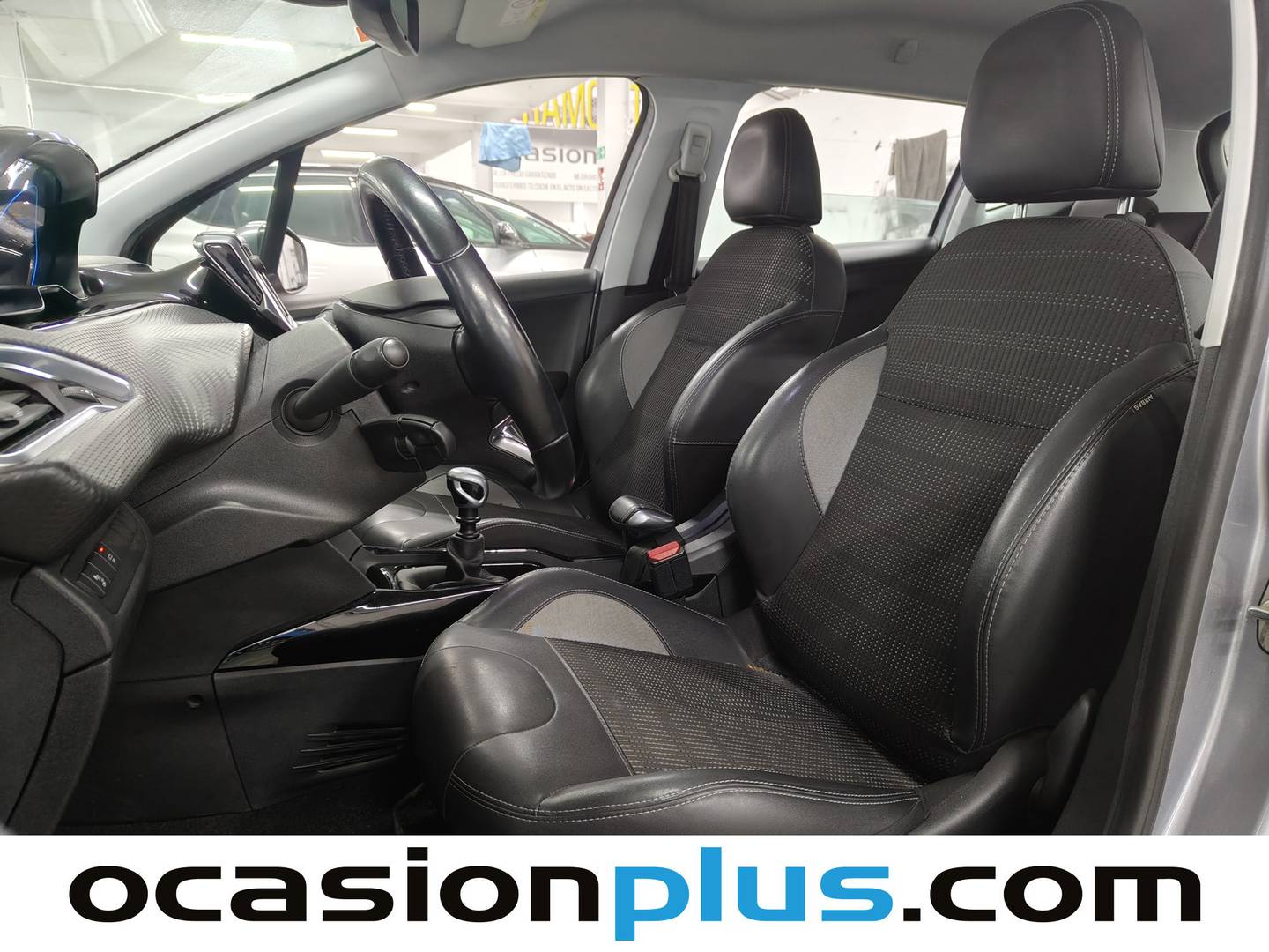 Foto Peugeot 2008 Peugeot 2008 BlueHDi 100 Allure (100 CV)