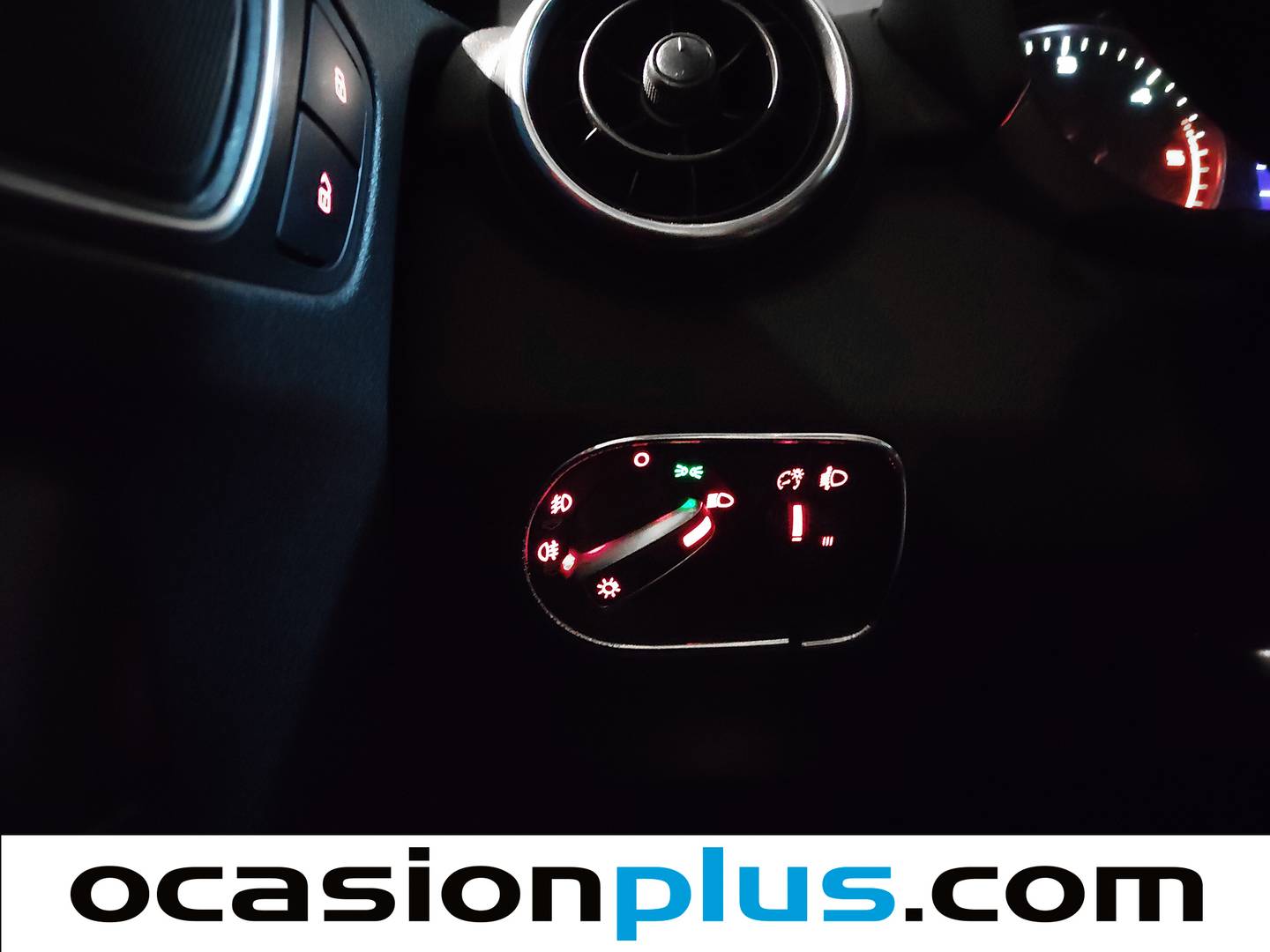 Foto Audi A1 Audi A1 Attraction 1.6 TDI (105 CV)