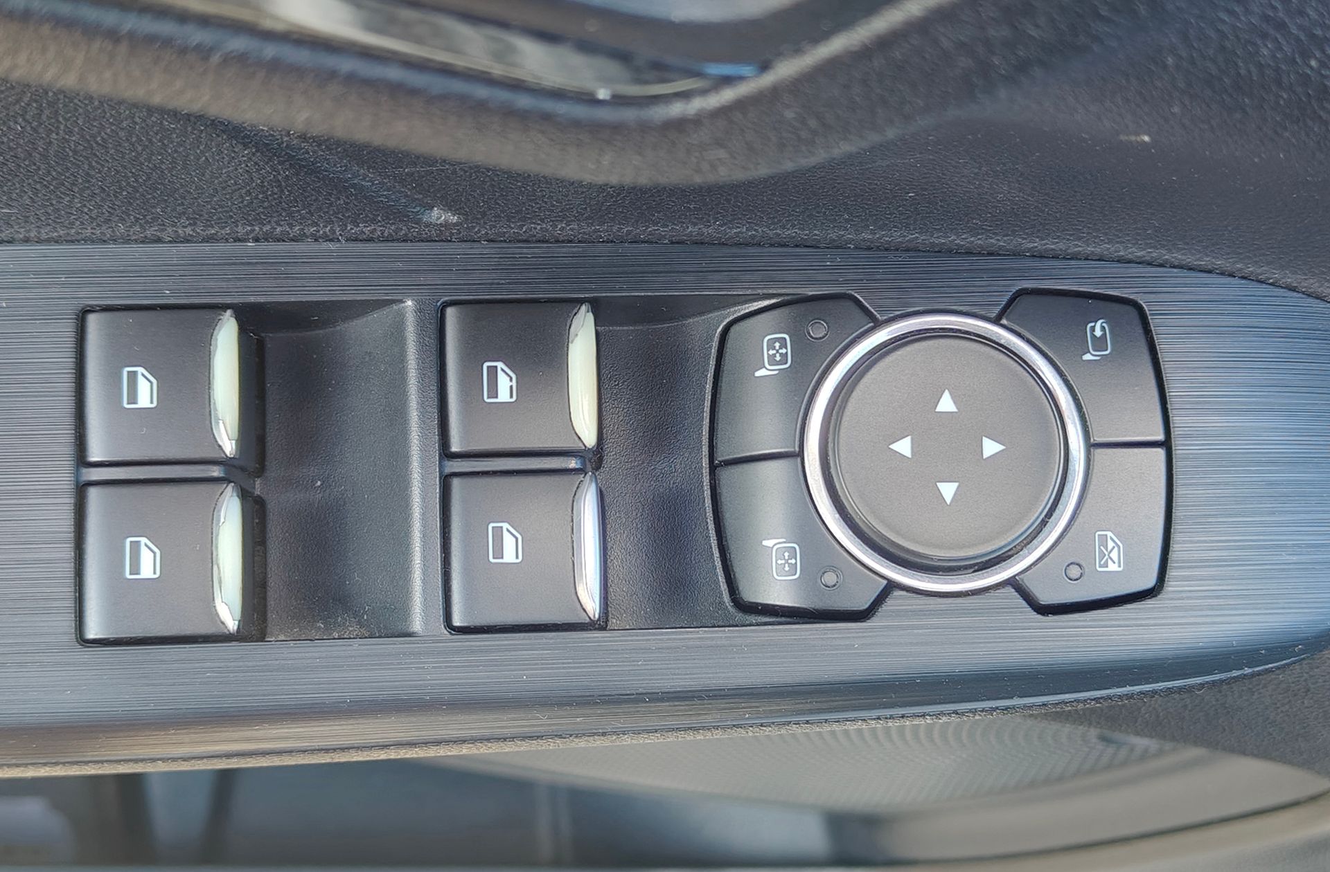 Ford Kuga 1.5 EcoBoost ST-Line 4x2 - foto 31