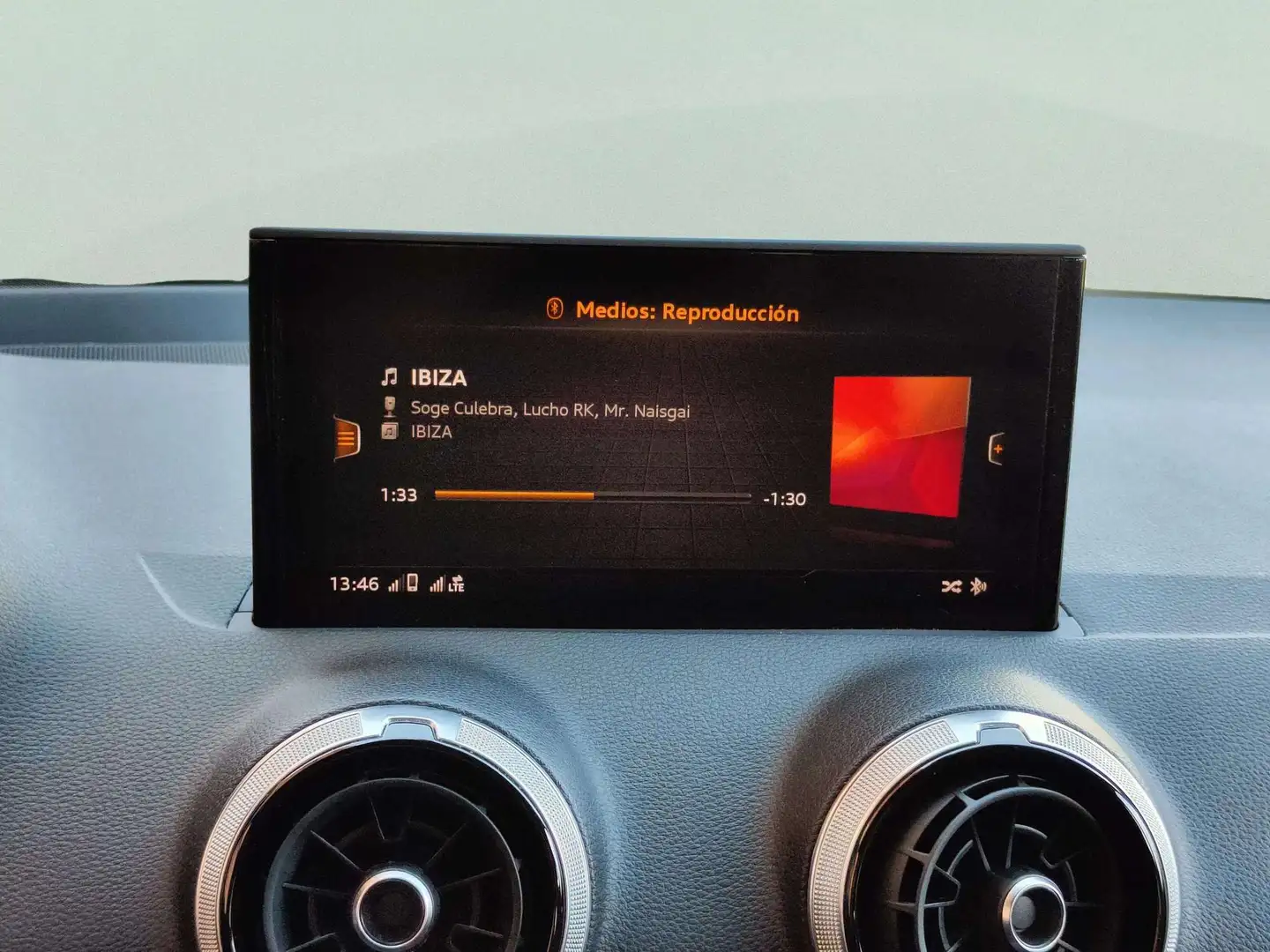 Foto Audi Q2 Audi Q2 Black line 35 TFSI (150 CV) S tronic Pack S-Line