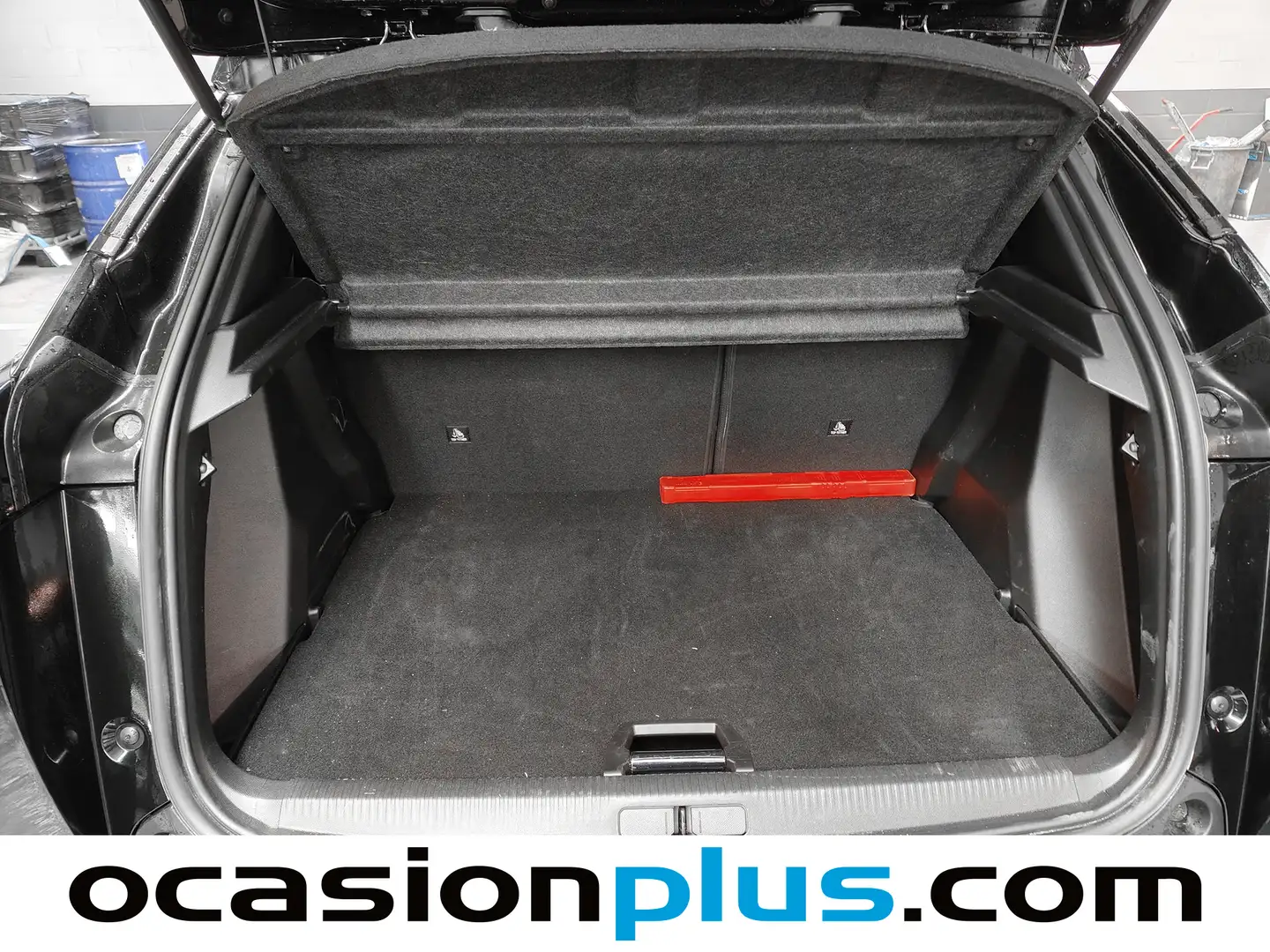 Foto Peugeot 2008 Peugeot 2008 Allure Hybrid eDCS6 (145 CV)