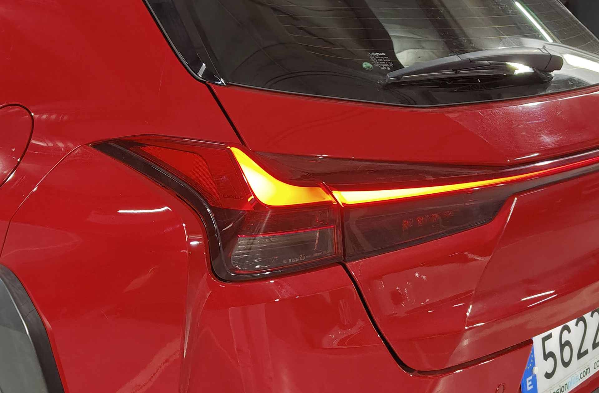 Lexus UX 250h Premium - foto 18