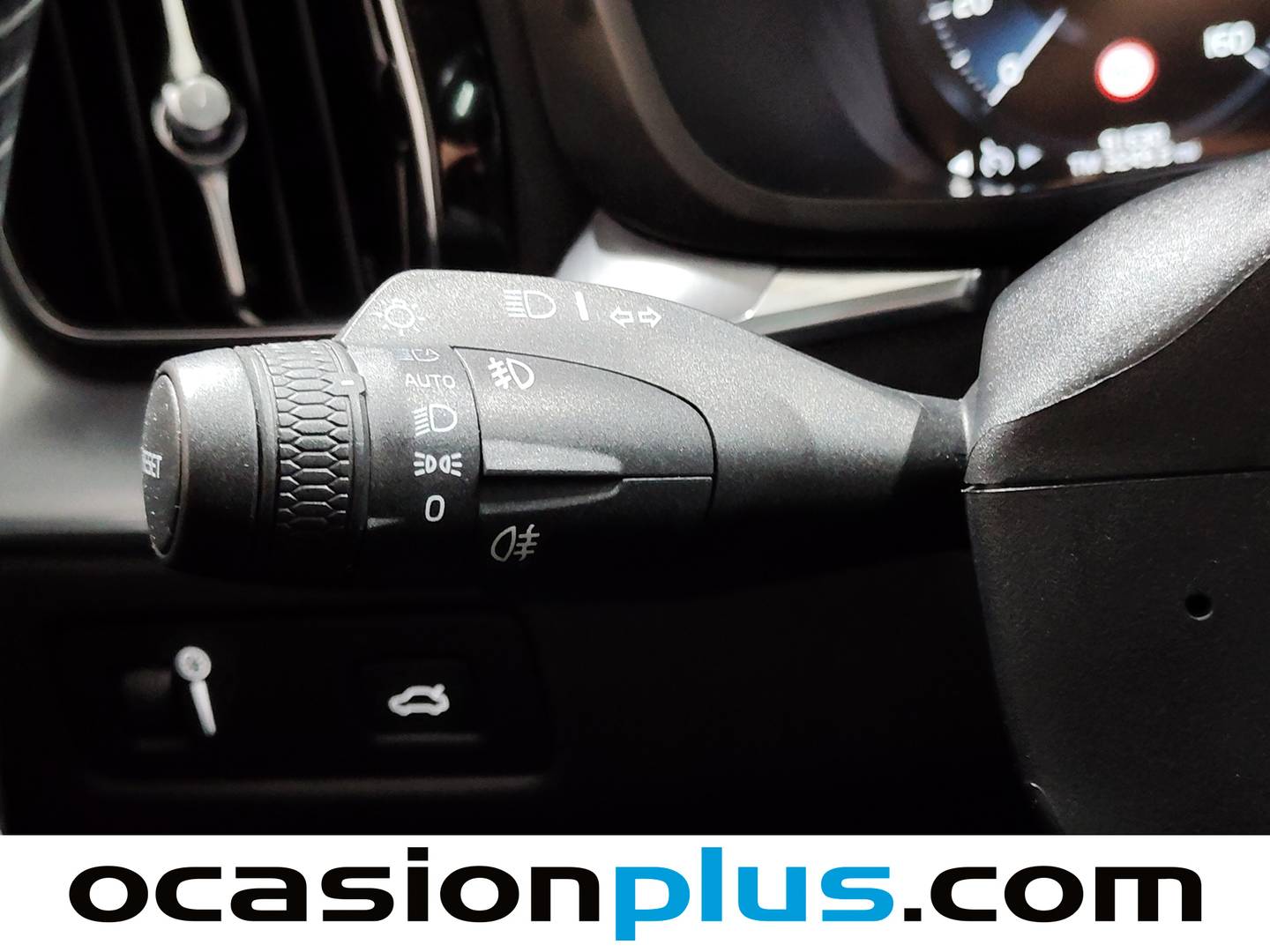 Foto Volvo XC60 Volvo XC60 2.0 T4 Momentum Auto (190 CV)