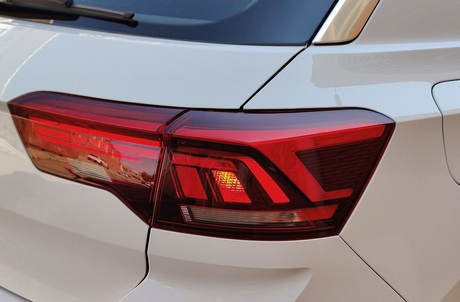 Volkswagen T-Roc 1.0 TSI - foto 14