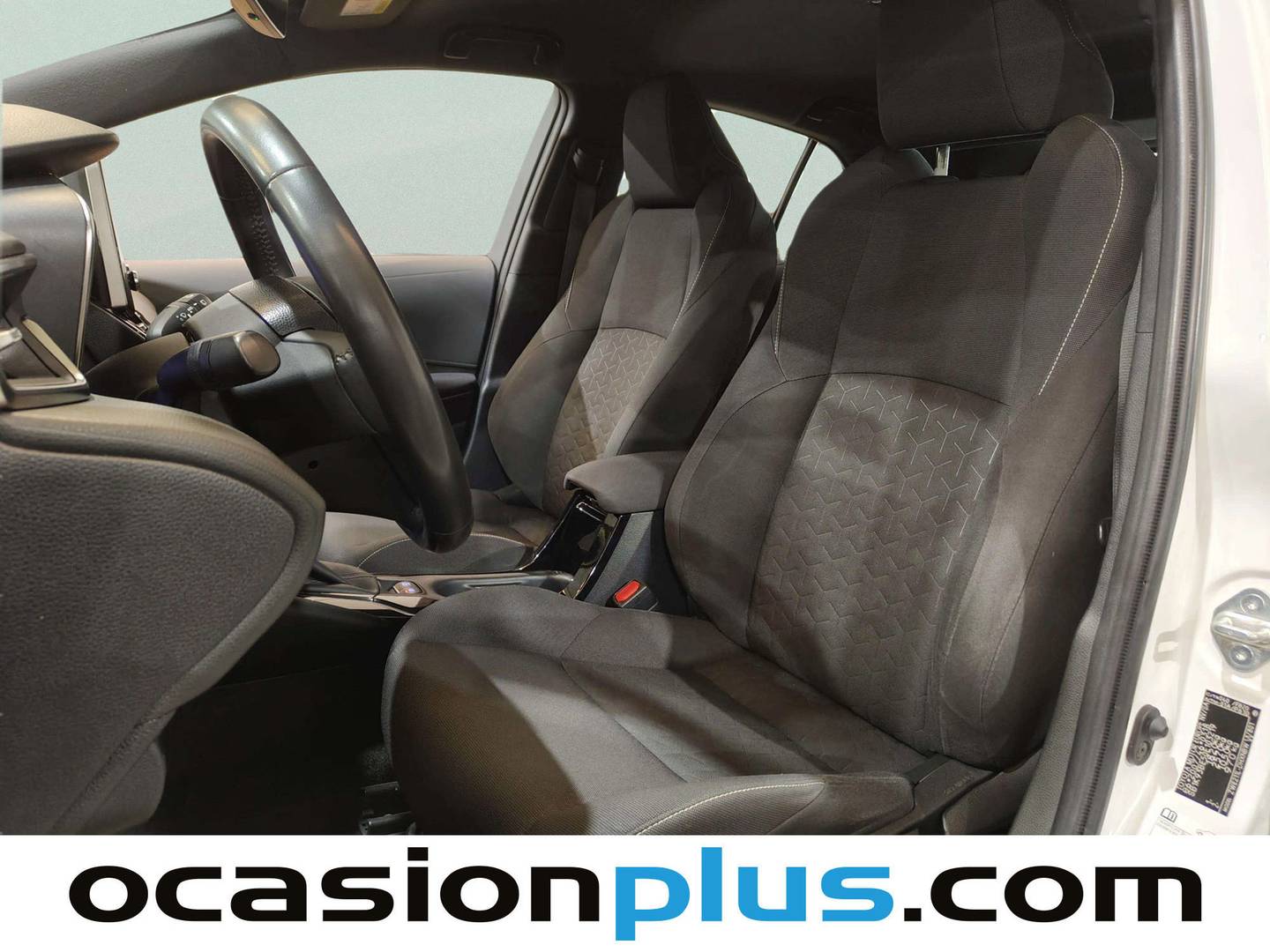 Foto asientos delanteros Toyota Corolla Toyota Corolla 1.8 125 Híbrido Active Tech E-CVT (122 CV)
