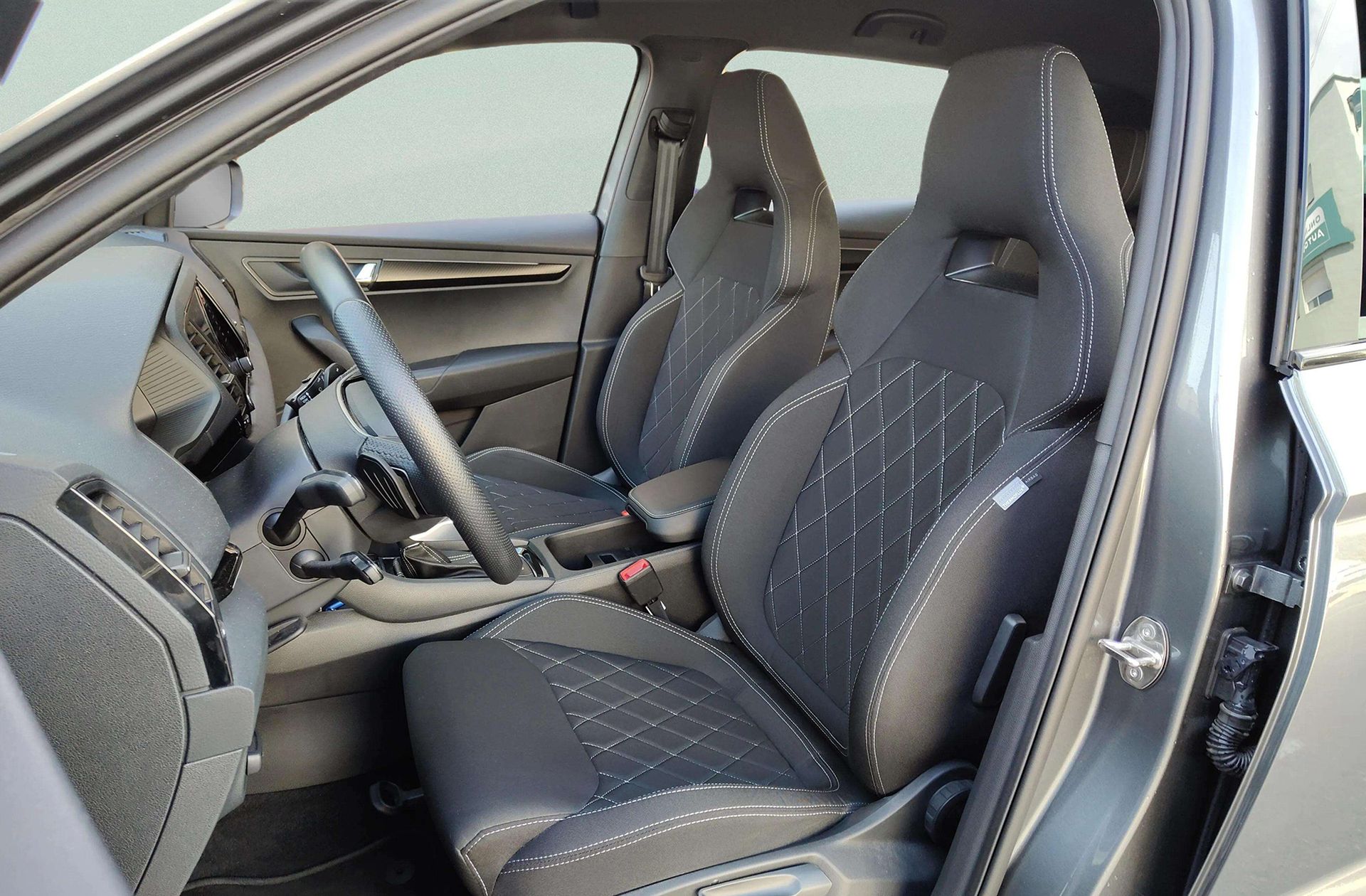 Škoda Karoq 1.5 TSI ACT Sportline DSG - foto 10