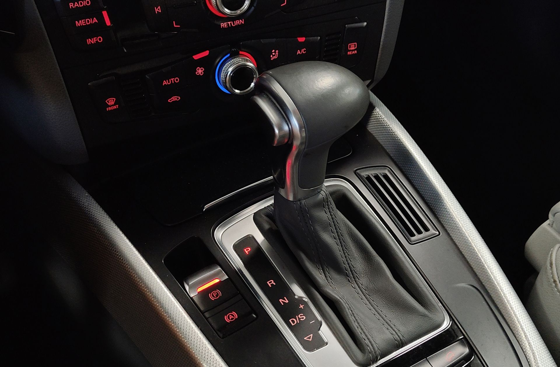 Audi Q5 2.0 TDI quattro S tronic - foto 5