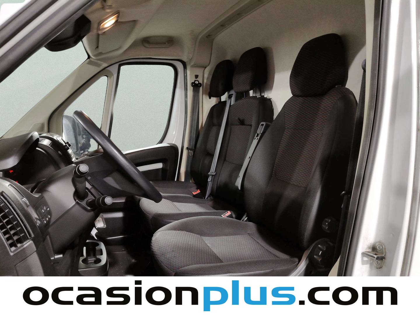 Foto asientos delanteros Fiat Ducato Fiat Ducato Furgon 2.2 Multijet Easy Pro L3H3 (140 CV)