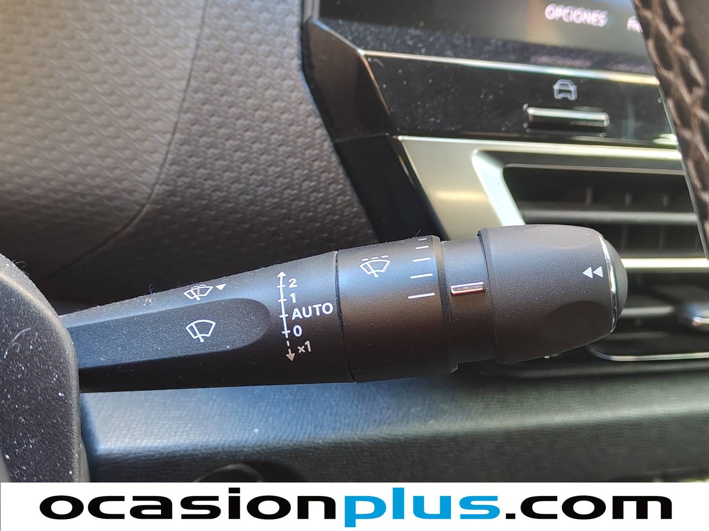 Foto Citroën ë-C4 Citroen ë-C4 eléctrico 50kWh Shine (136 CV)