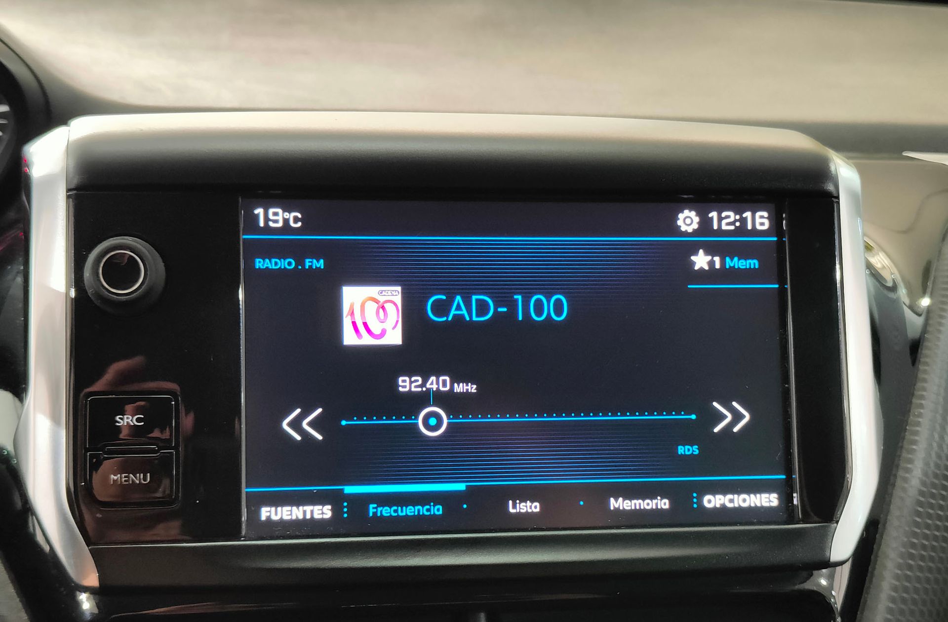 Peugeot 208 1.6 BlueHDi Style - foto 26