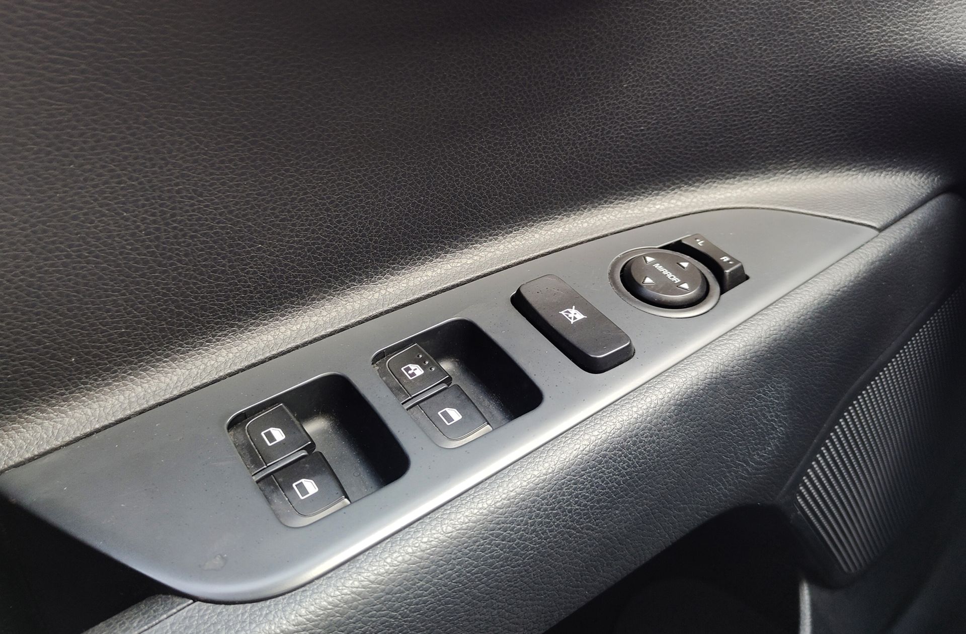 Kia Stonic 1.0 T-GDi Drive - foto 29