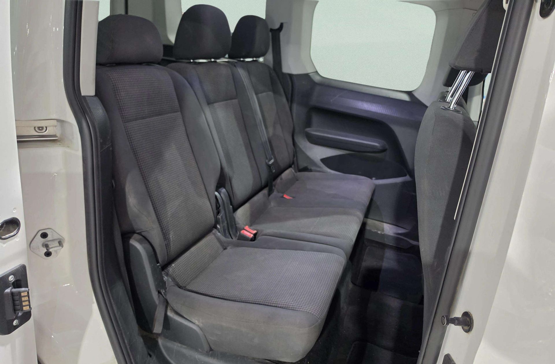 Volkswagen Caddy 2.0 TDI - foto 12
