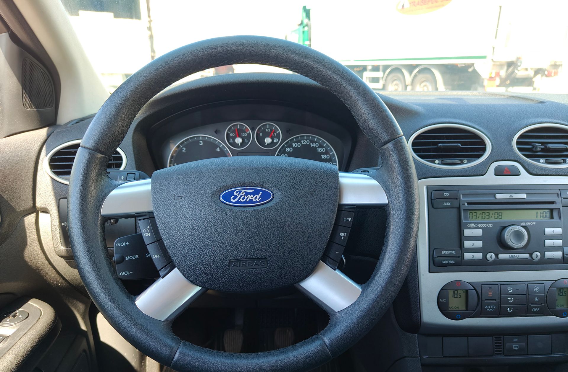 Ford Focus 1.8 TDCi Trend - foto 17