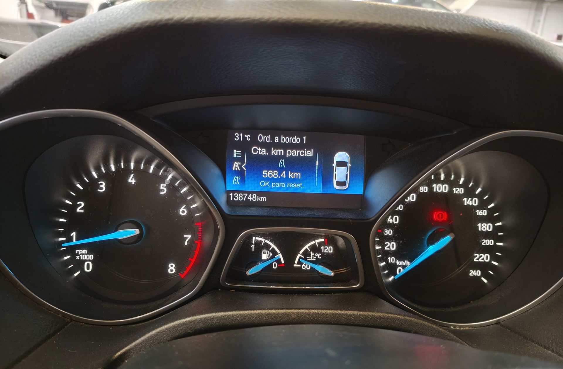 Ford Focus 1.0 EcoBoost Business - foto 21