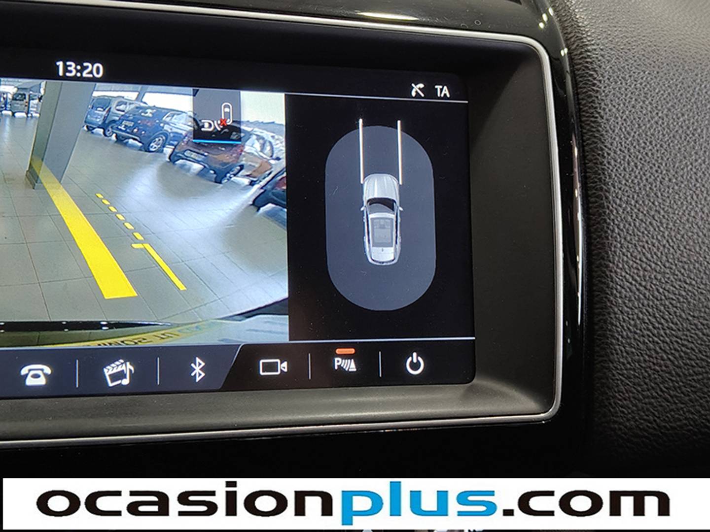 Foto Jaguar F-Pace Jaguar F-PACE 2.0L i4D Pure RWD (180 CV)