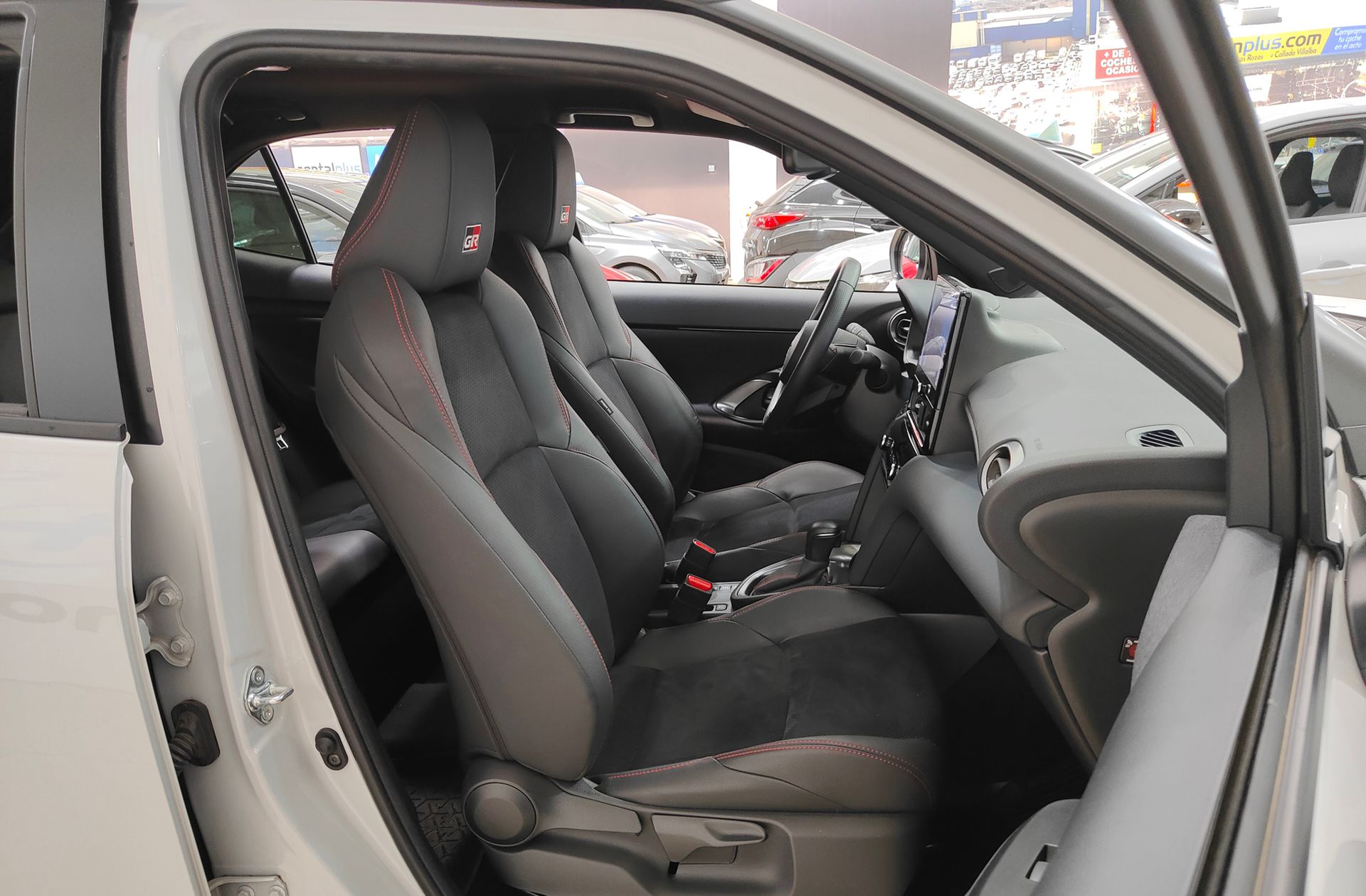 Toyota Yaris Cross 130H GR Sport - foto 20