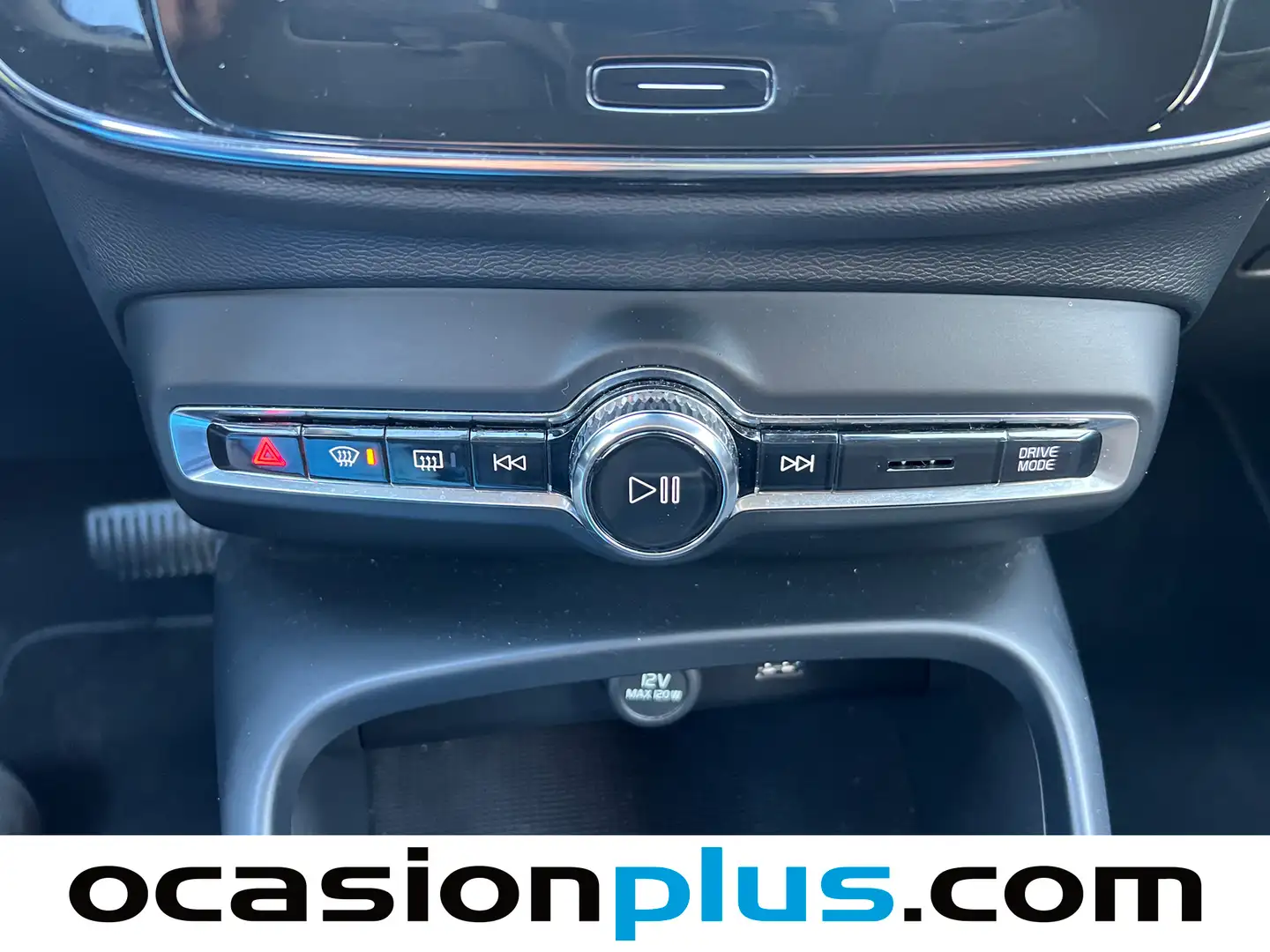 Foto Volvo XC40 Volvo XC40 T3 Momentum Pro Auto (163 CV)