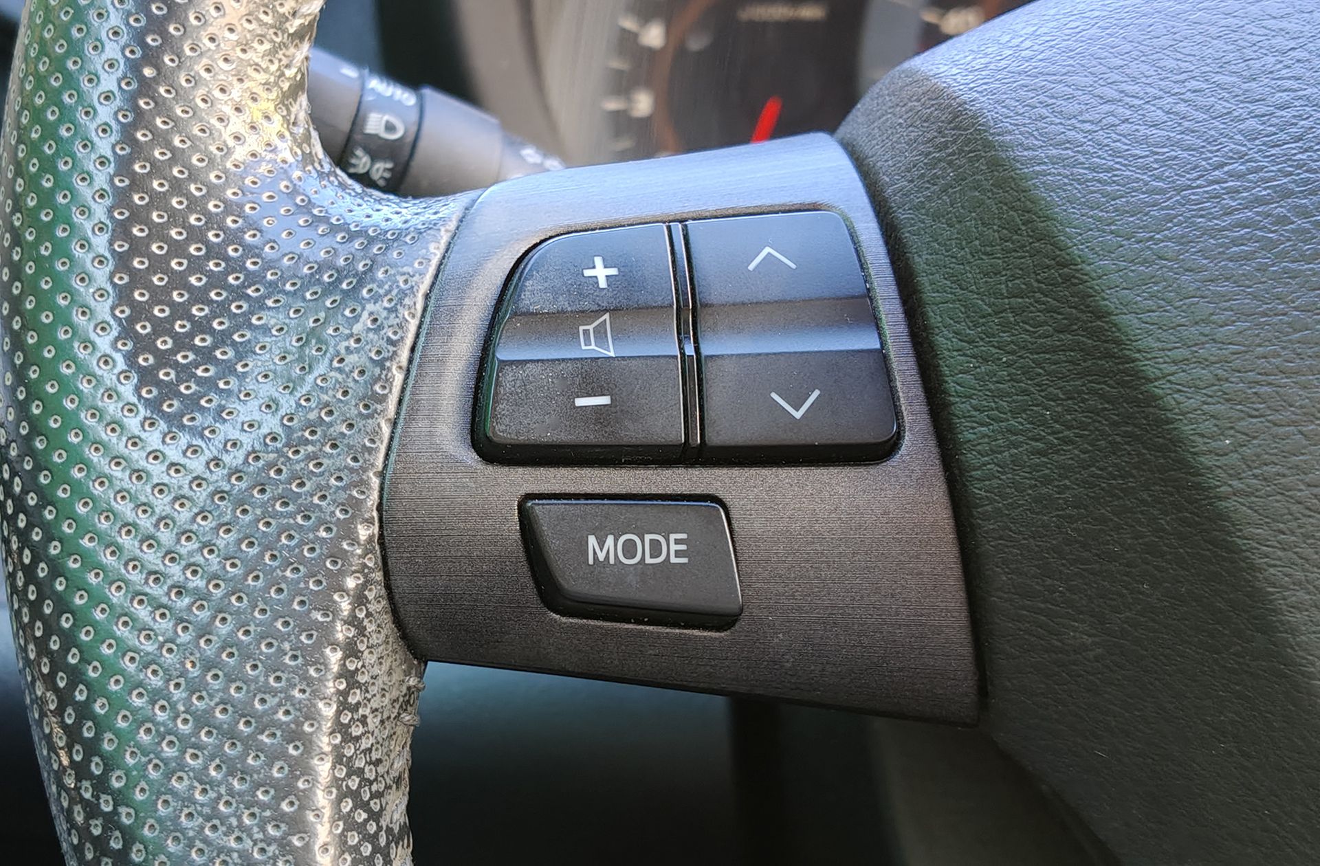 Toyota RAV4 2.2D-4D Advance 4x2 - foto 30