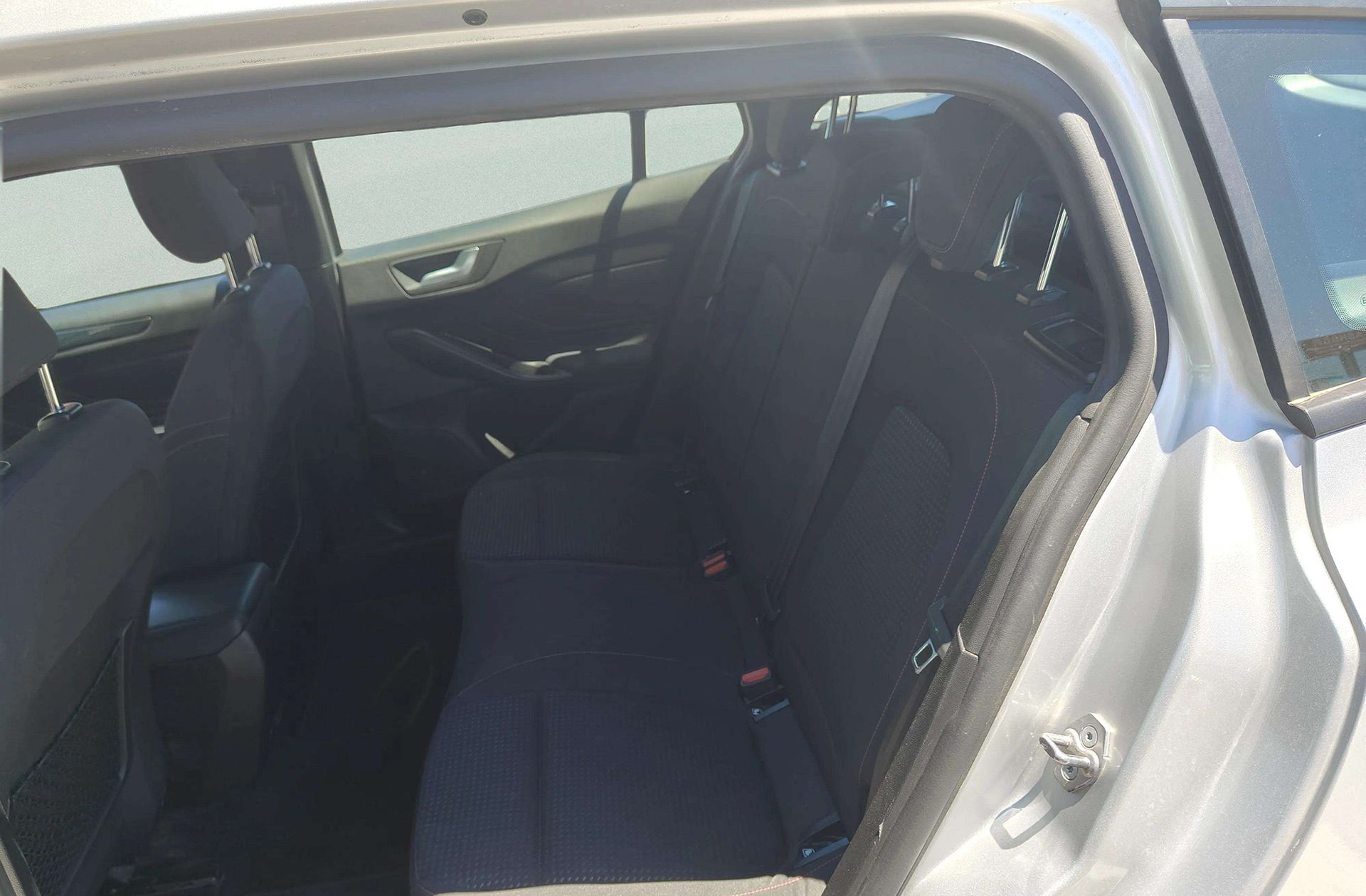 Ford Focus SportBreak 1.0 EcoBoost ST-Line - foto 10