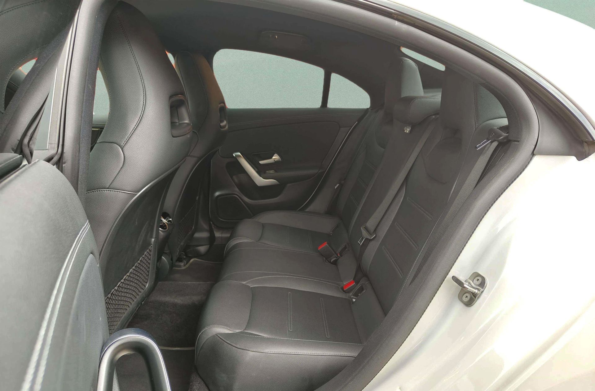 Mercedes-Benz CLA 180 - foto 13