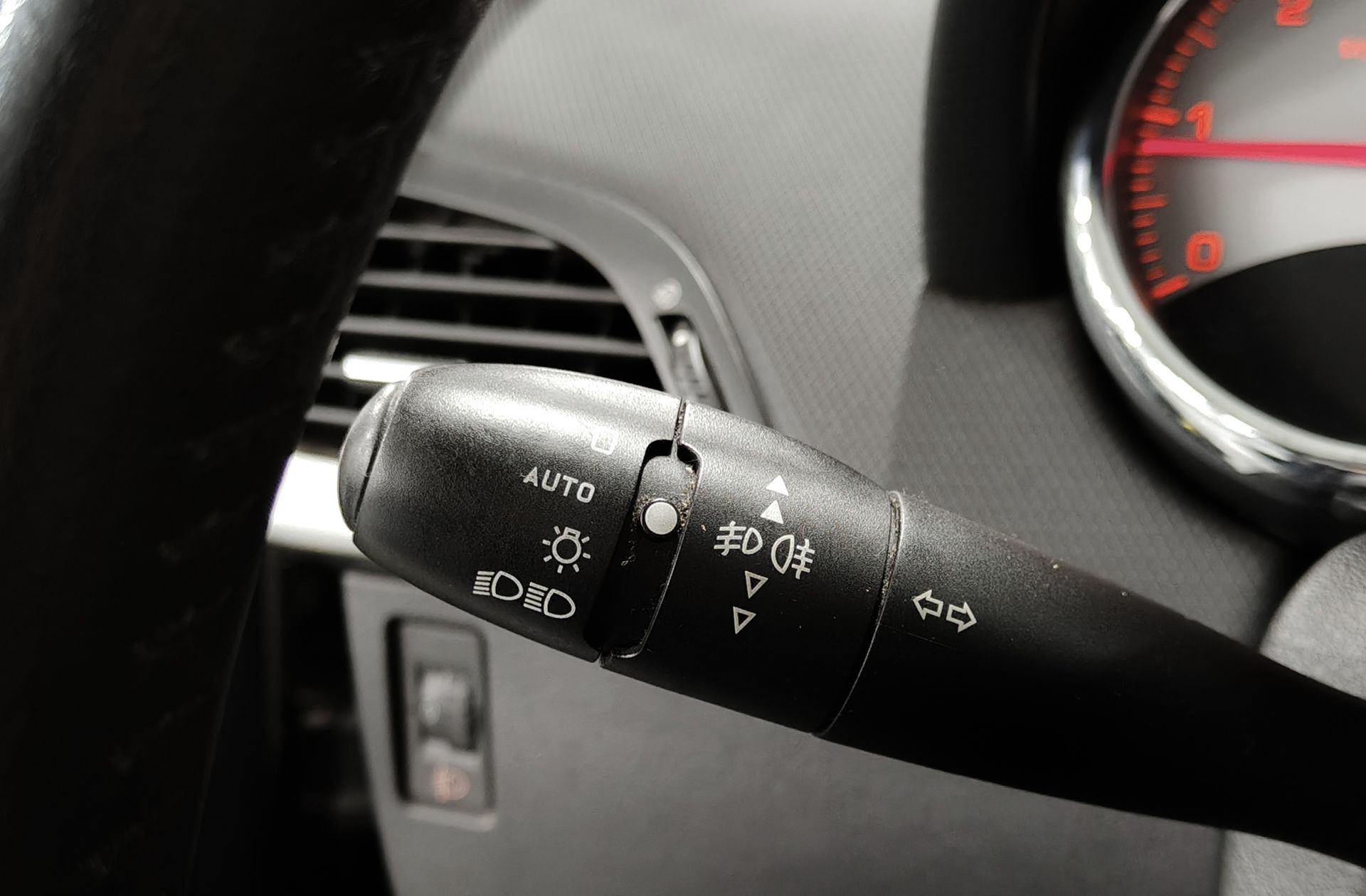 Peugeot 207 SW 1.6 HDi Sport - foto 23