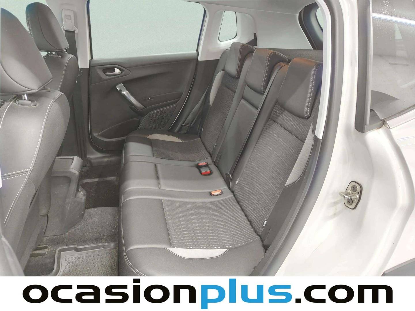 Foto asientos traseros Peugeot 2008 Peugeot 2008 PureTech 110 S&S Allure (110 CV)