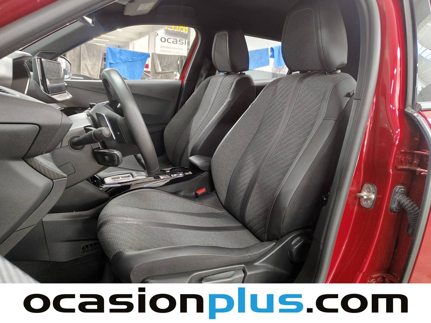 Foto asientos delanteros Peugeot 2008 Peugeot 2008 Allure Hybrid eDCS6 (145 CV)