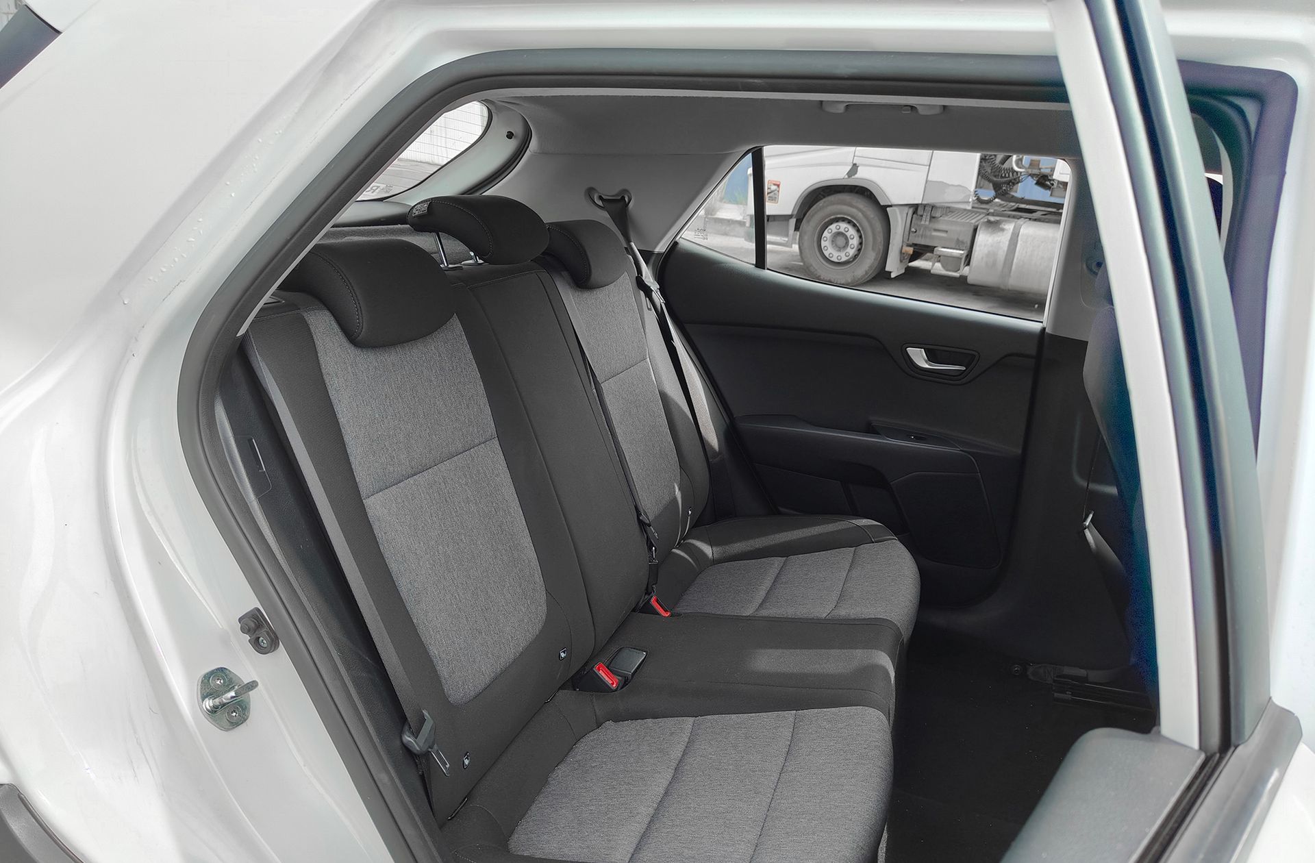 Kia Stonic 1.0 T-GDi Drive DCT - foto 18
