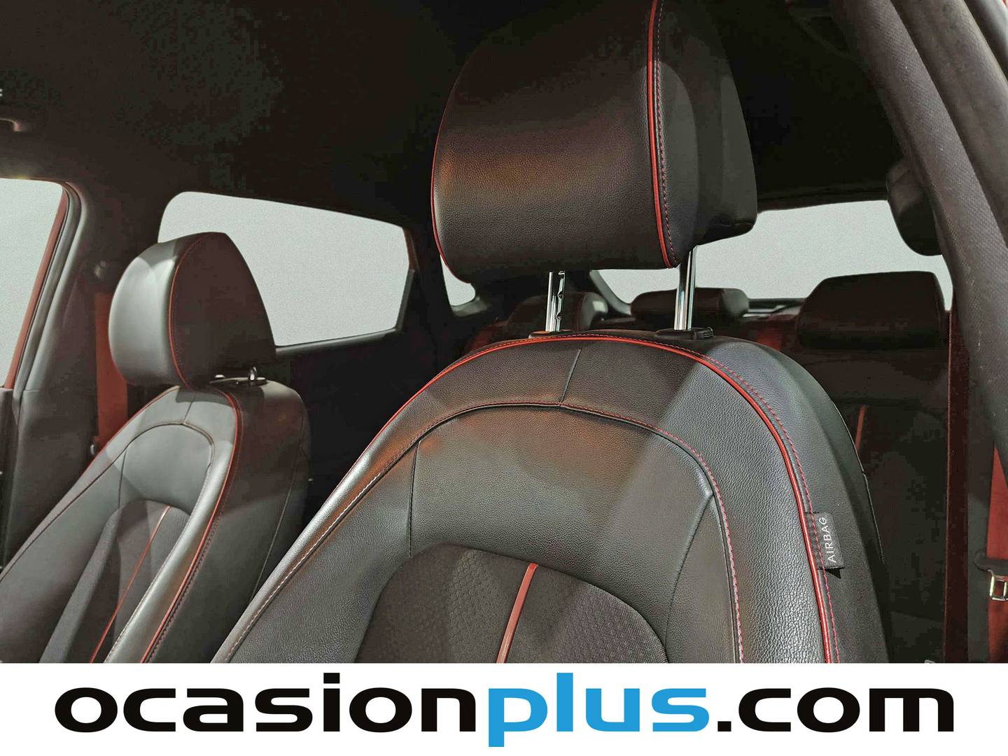 Extras y acabados del Hyundai Kona Hyundai Kona 1.0 TGDi Tecno 4x2 AEB (120 CV)