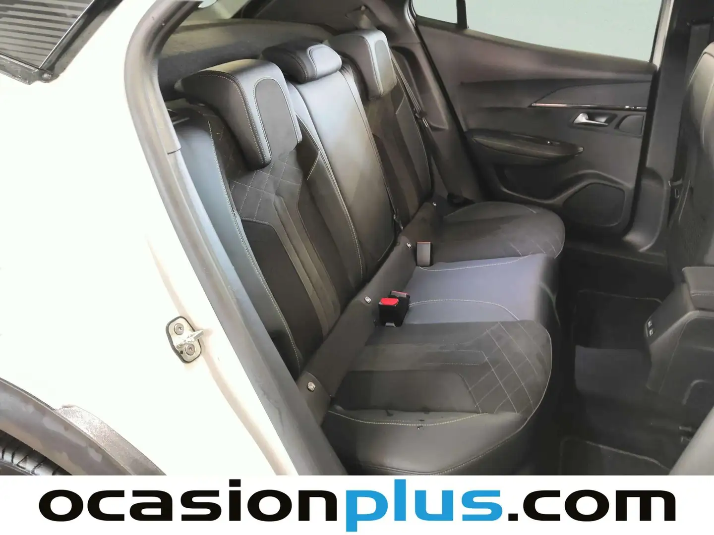 Foto Peugeot 2008 Peugeot 2008 BlueHDI 130 S&S GT Pack EAT8 (130 CV)