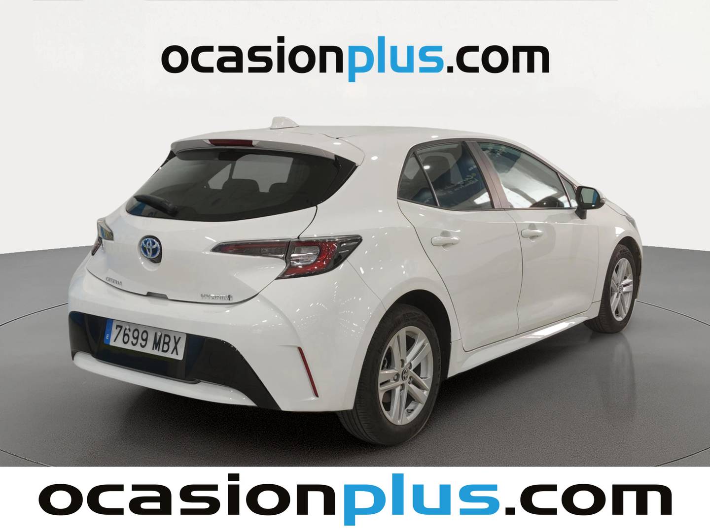 Foto trasera Toyota Corolla Toyota Corolla 1.8 125 Híbrido Active Tech E-CVT (122 CV) derecha